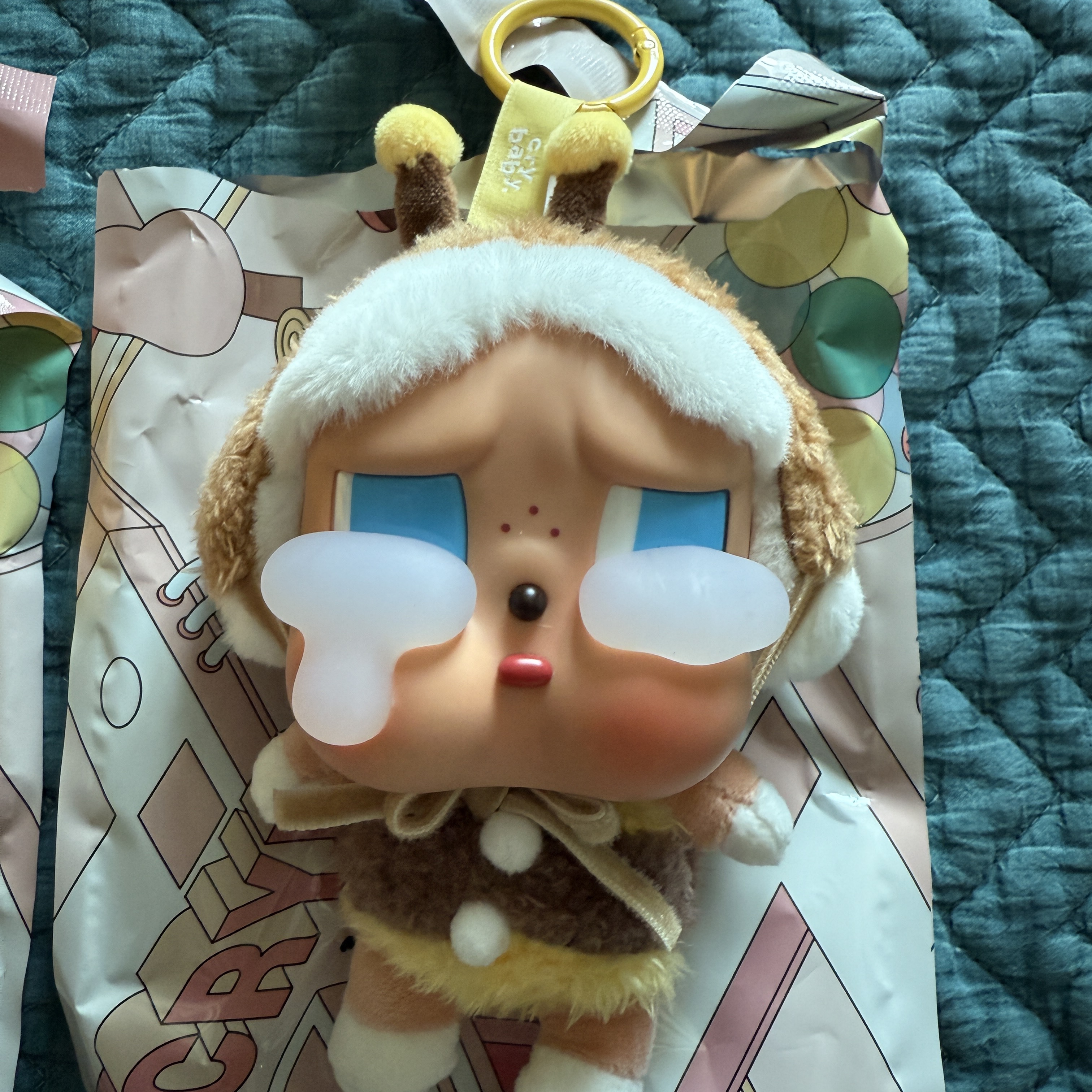 Pop Mart Crybaby Crying Again Series Plush Keyring Sealed Case (1 Blind Box) 착용 스타일