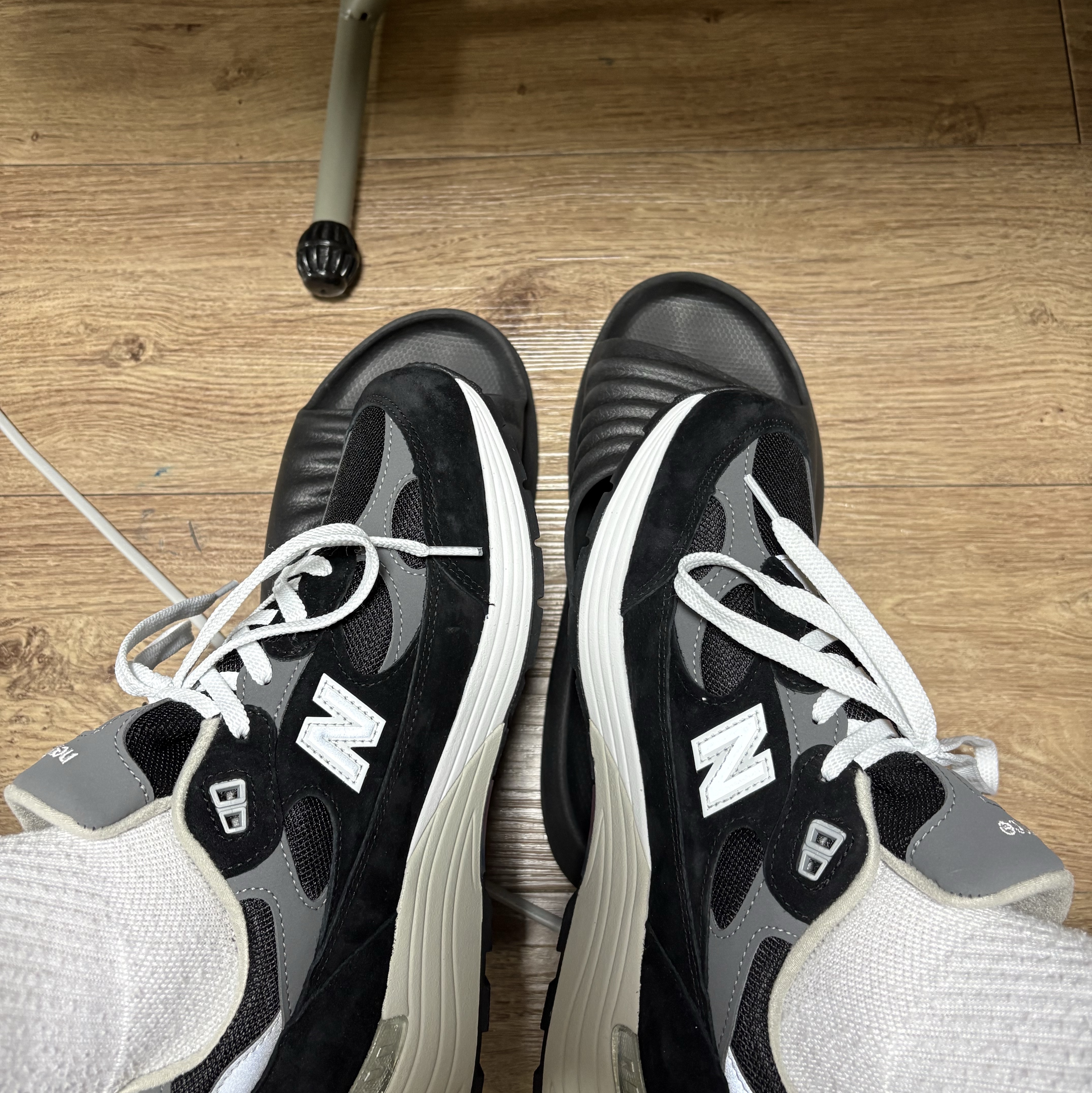 New Balance 992 Made in USA Core Black Grey 착용 스타일