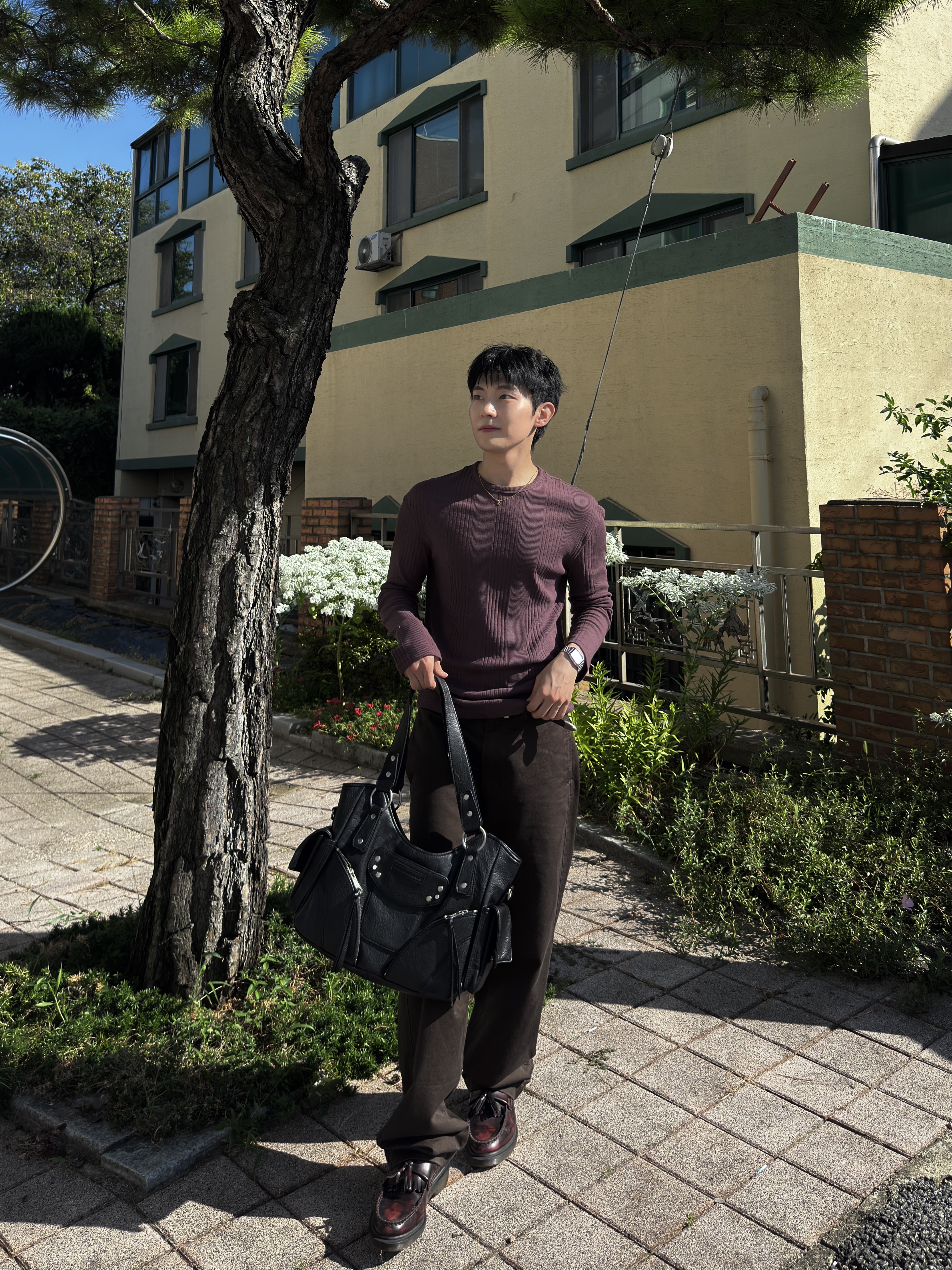 Uniqlo U Wide FIt Chino Pants Dark Brown, Millo Archive Utility Keyring Silver 착용 스타일 - 4