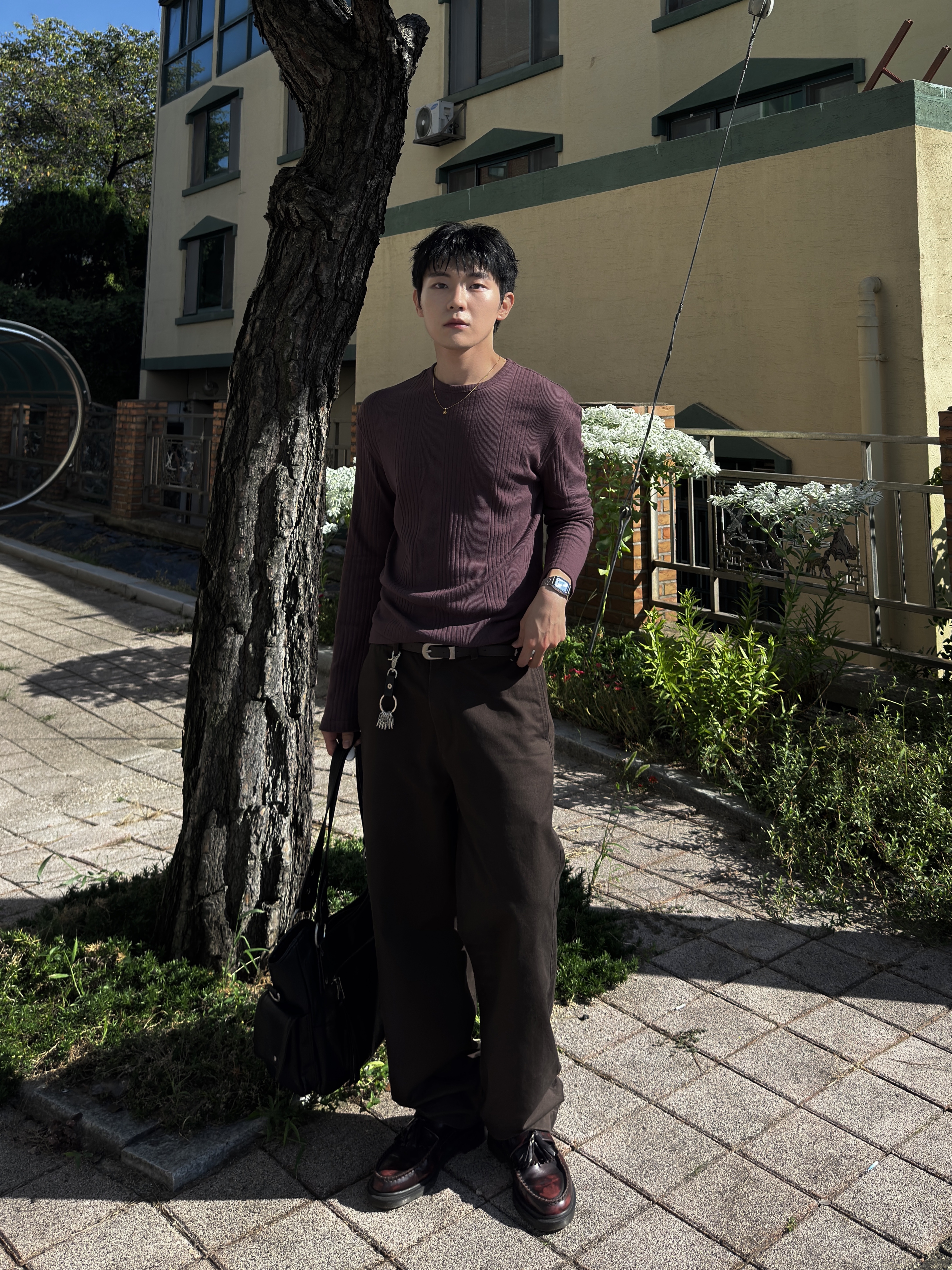 Uniqlo U Wide FIt Chino Pants Dark Brown, Millo Archive Utility Keyring Silver 착용 스타일 - 2