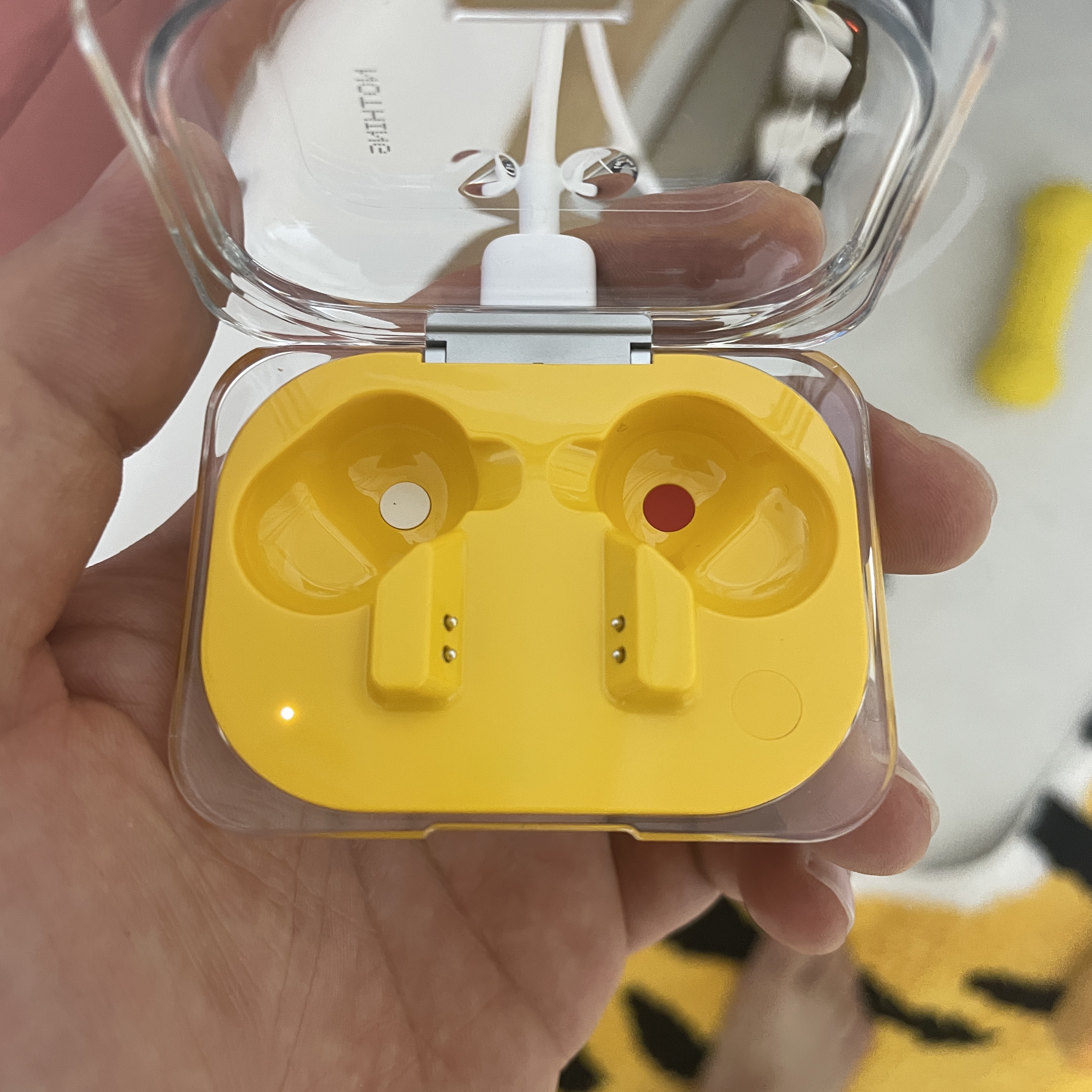 Nothing Ear (a) Yellow 착용 스타일 - 4