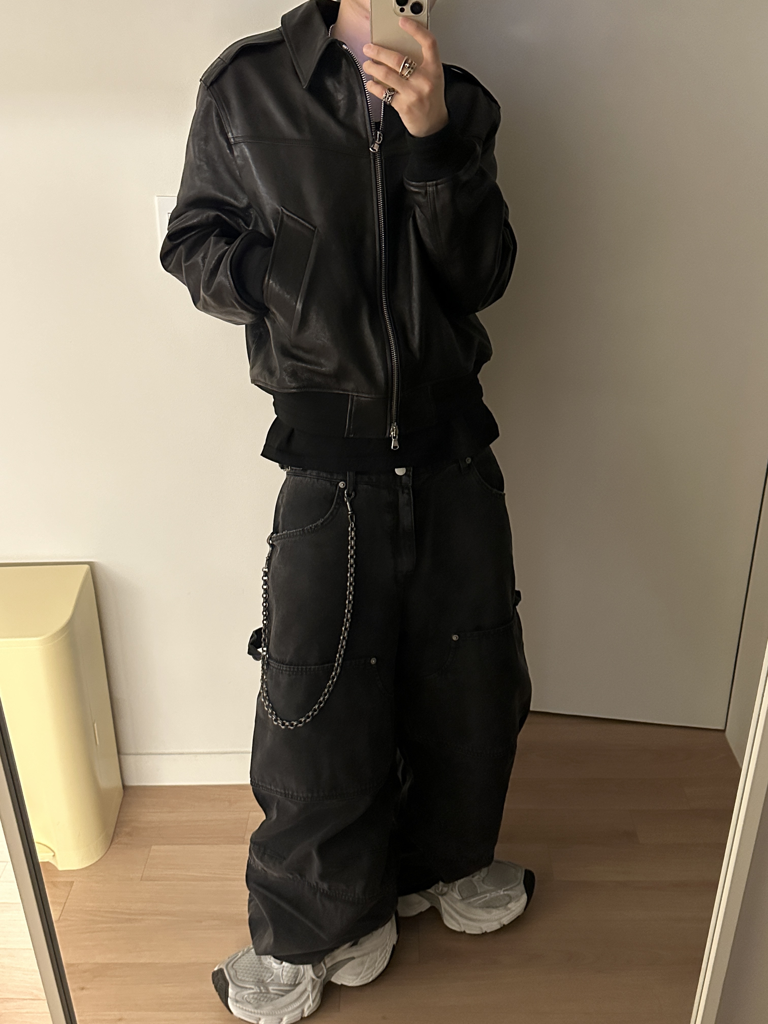 Nonnod Double knee cover pants Vintage black 착용 스타일 - 1