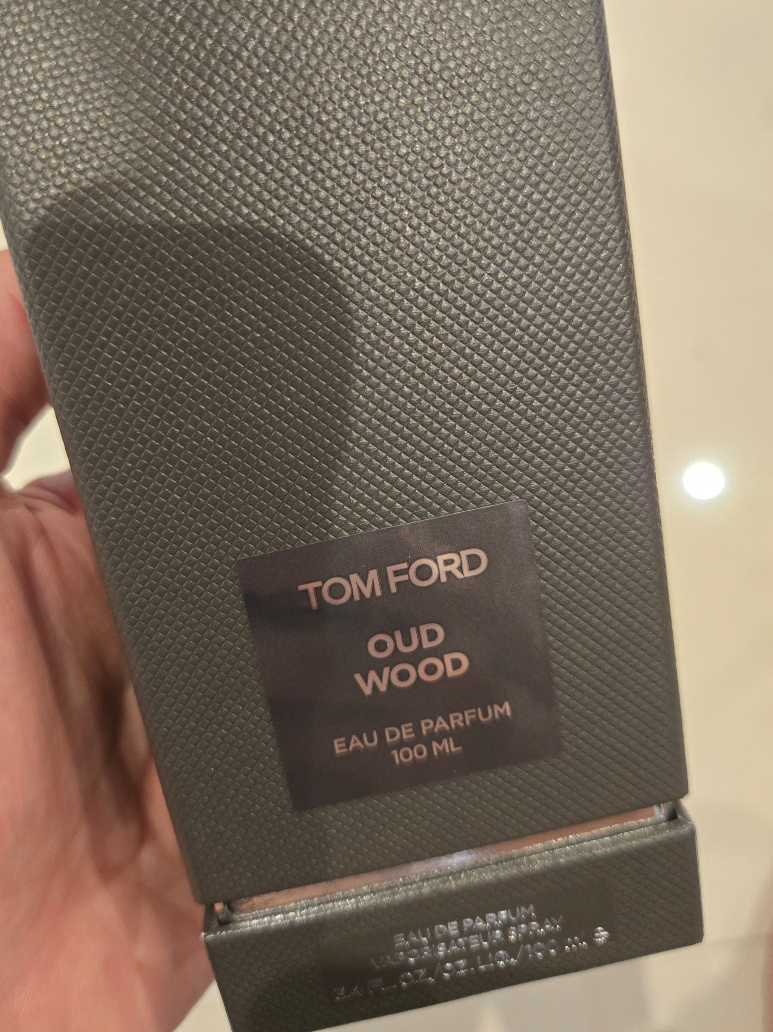 Tom Ford Oud Wood Eau De Parfum 100ml 착용 스타일