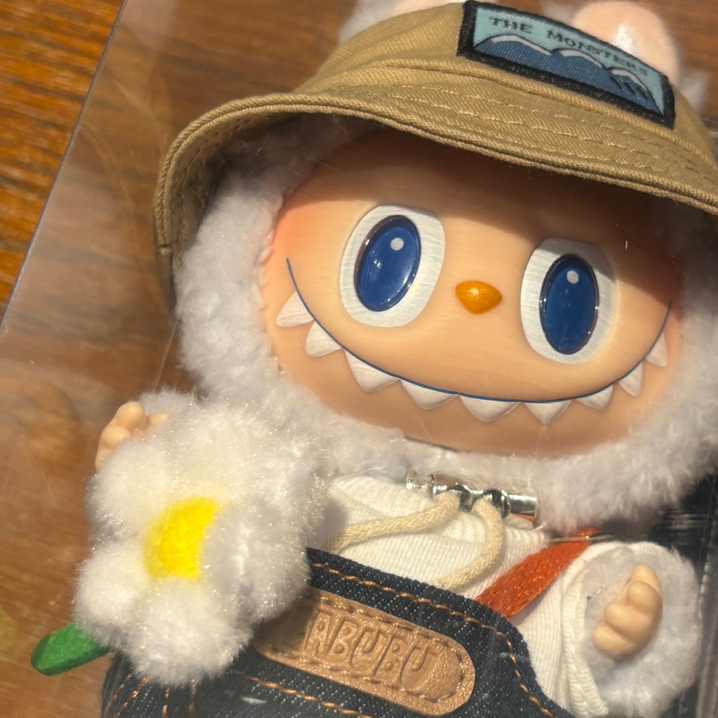 Pop Mart Fall In Wild Labubu Series Toy Keyring 착용 스타일