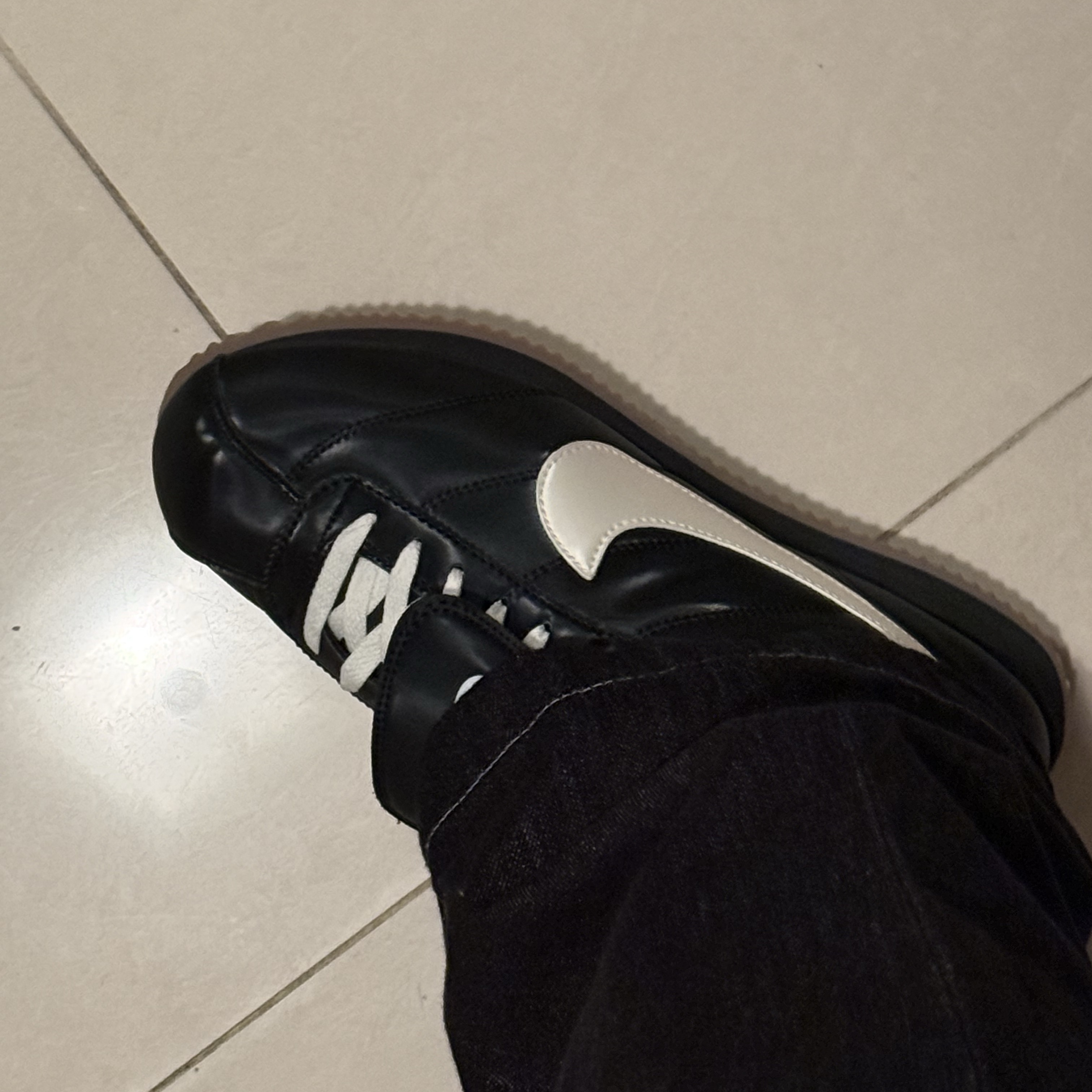 Nike Cortez SE Black Gum Brown 착용 스타일 - 2