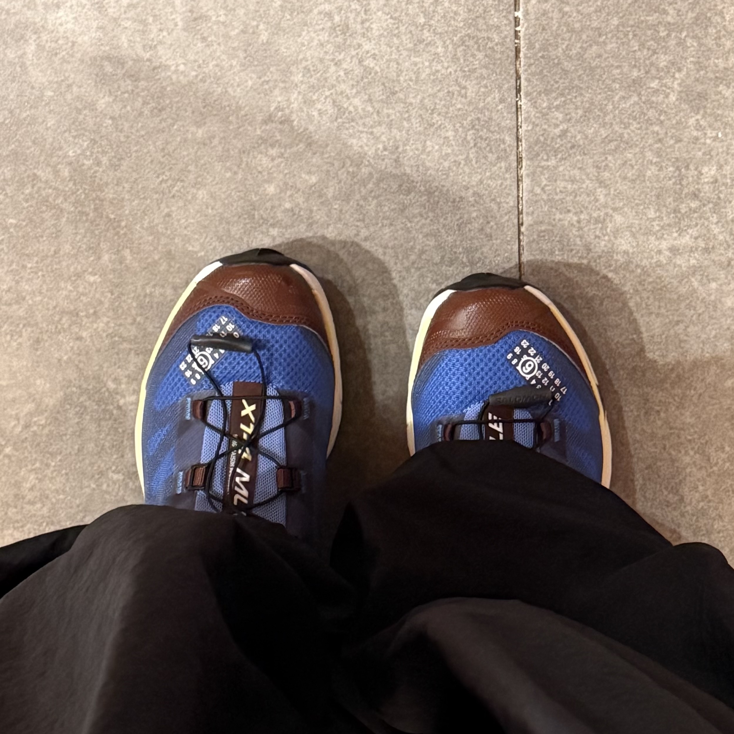 (W) Y-3 3-Stripes Nylon Tracksuit Bottoms Black, Salomon x MM6 Maison Margiela XT-4 Mule 2 Ultramarine Rum Raisin 착용 스타일 - 1