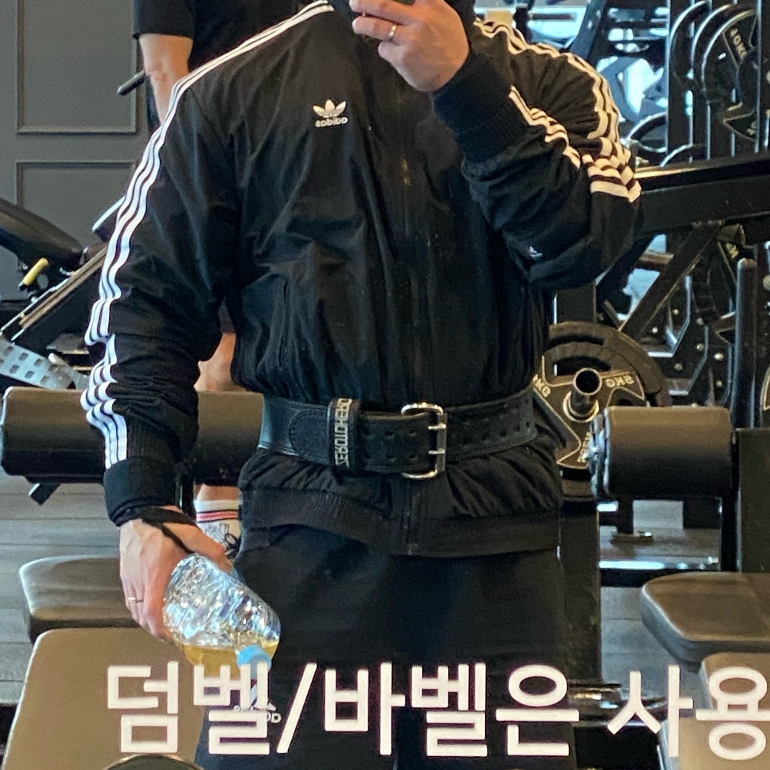 Adidas Adicolor Woven Firebird Track Top Black  - KR Sizing 착용 스타일