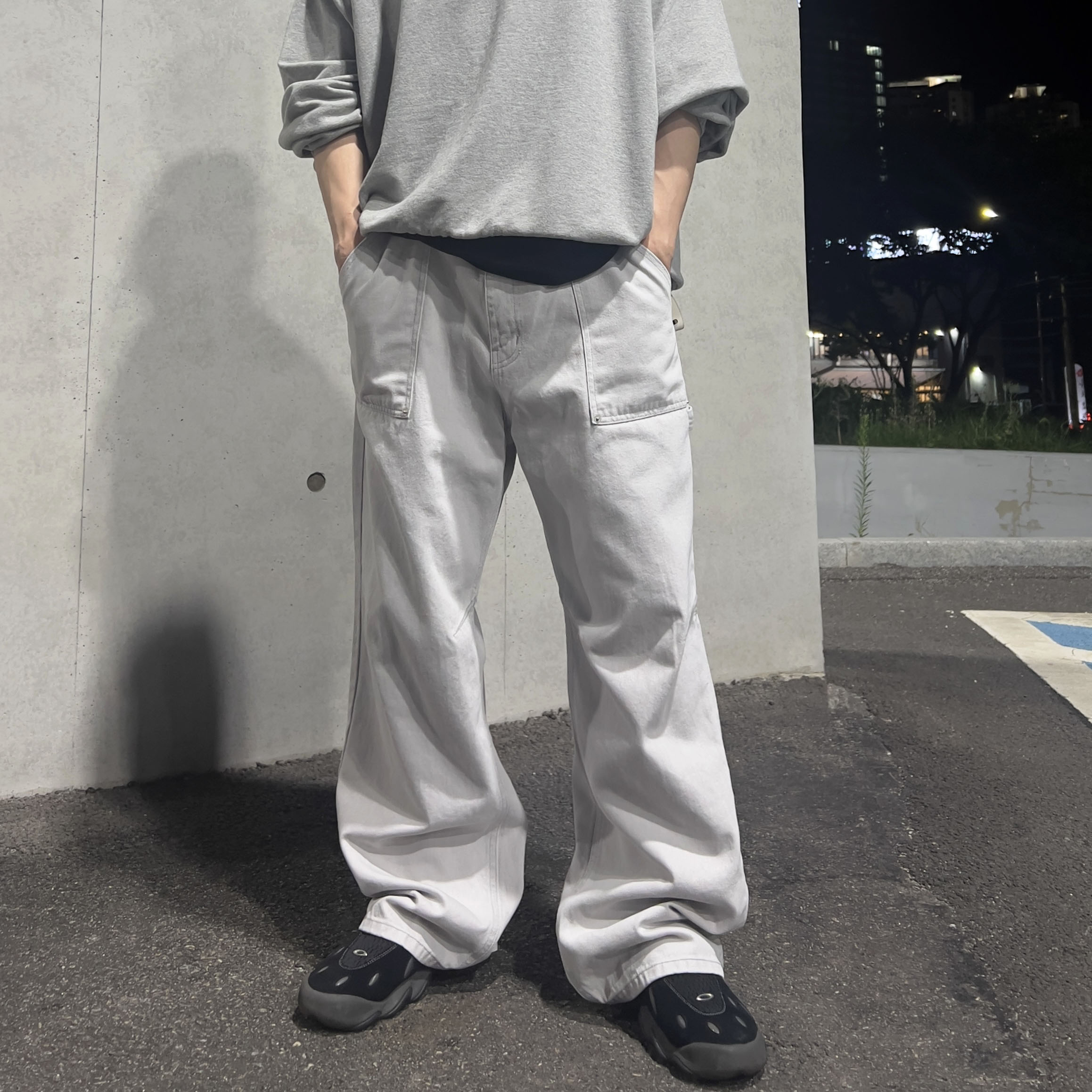 Oakley Factory Team x Brain Dead Orbital Flesh Black glitter 착용 스타일 - 2