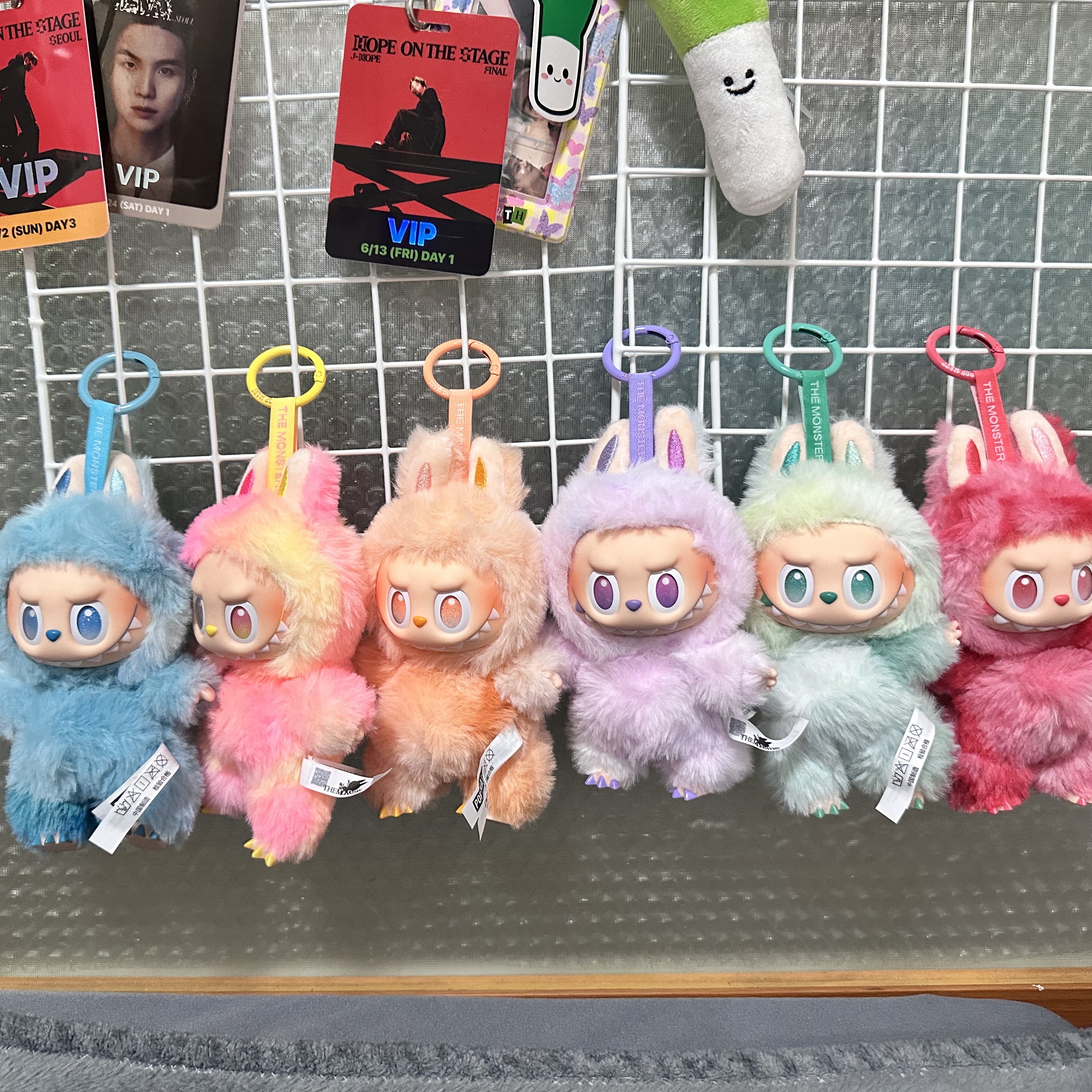 Pop Mart Labubu The Monsters Highlight Series Sealed Case (6 Blind Boxes) 착용 스타일 - 2