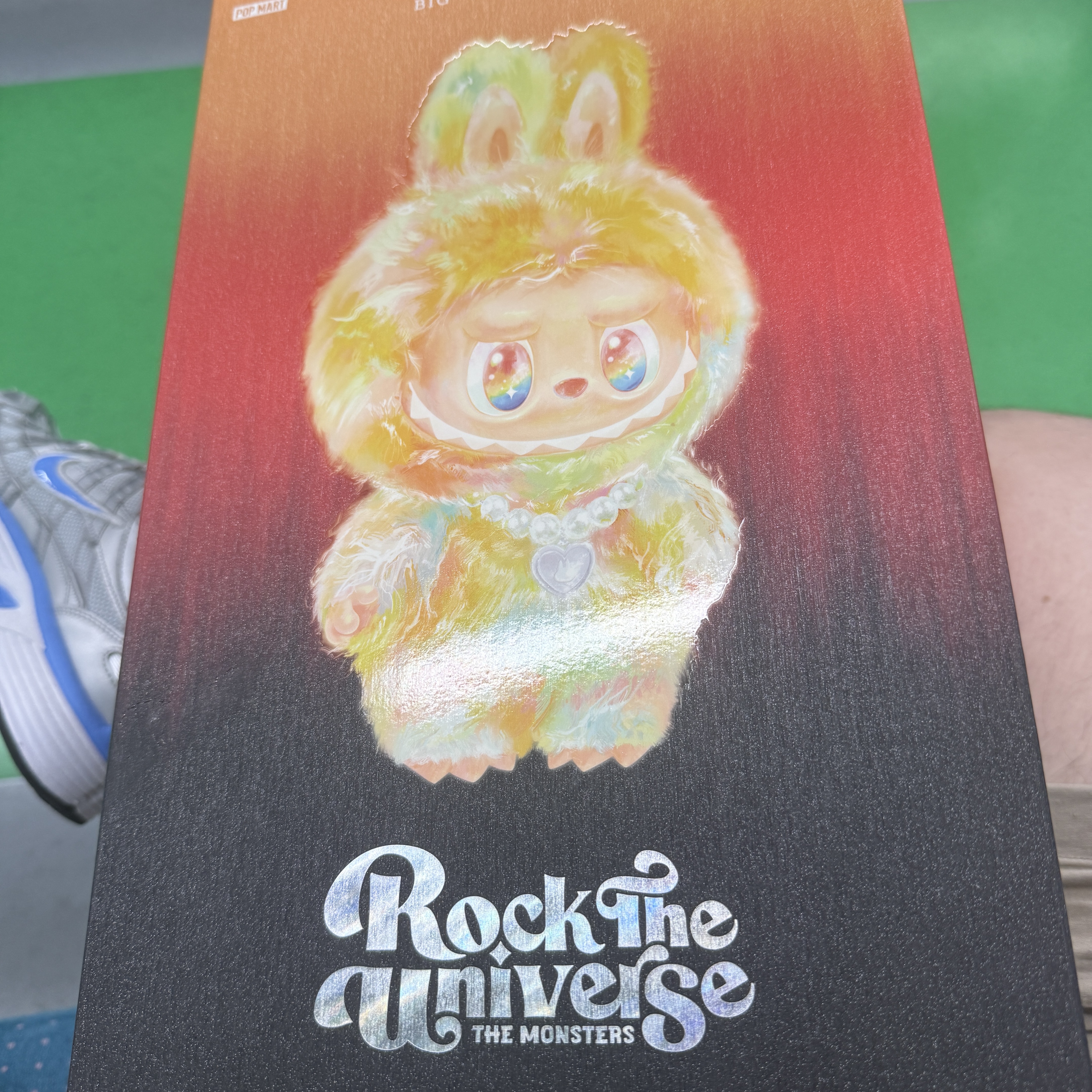 Pop Mart Labubu The Monsters Big Into Energy Series-Rock The Universe Vinyl Plush Doll 착용 스타일 - 2