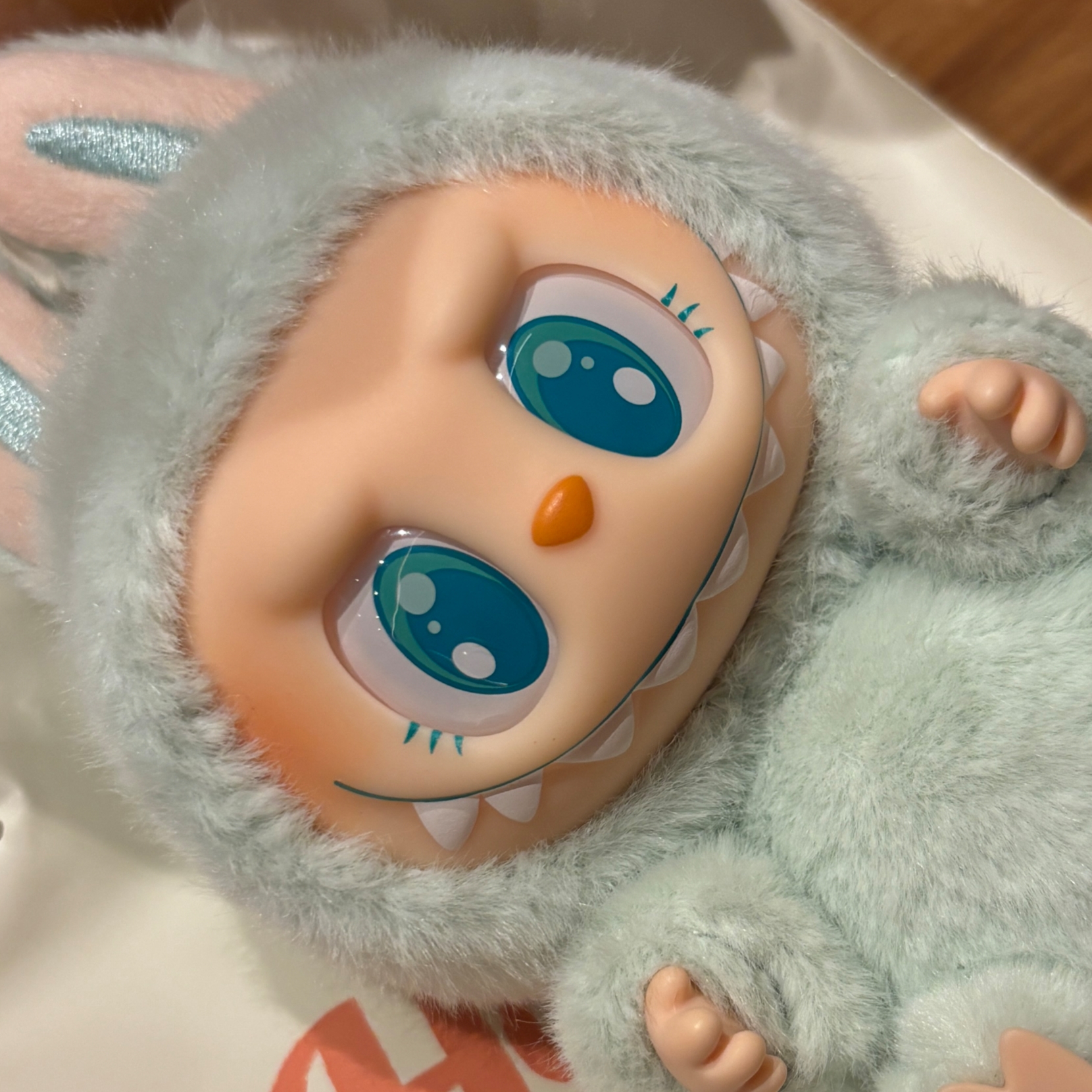 Pop Mart Labubu Let's Play Together Doll Series Ququ Keyring (Opened Case) 착용 스타일