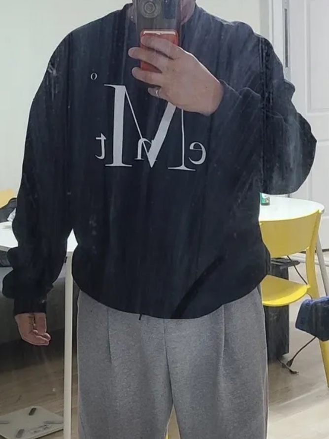 MUCENT Big Logo Loose Fit Mtm Black 착용 스타일