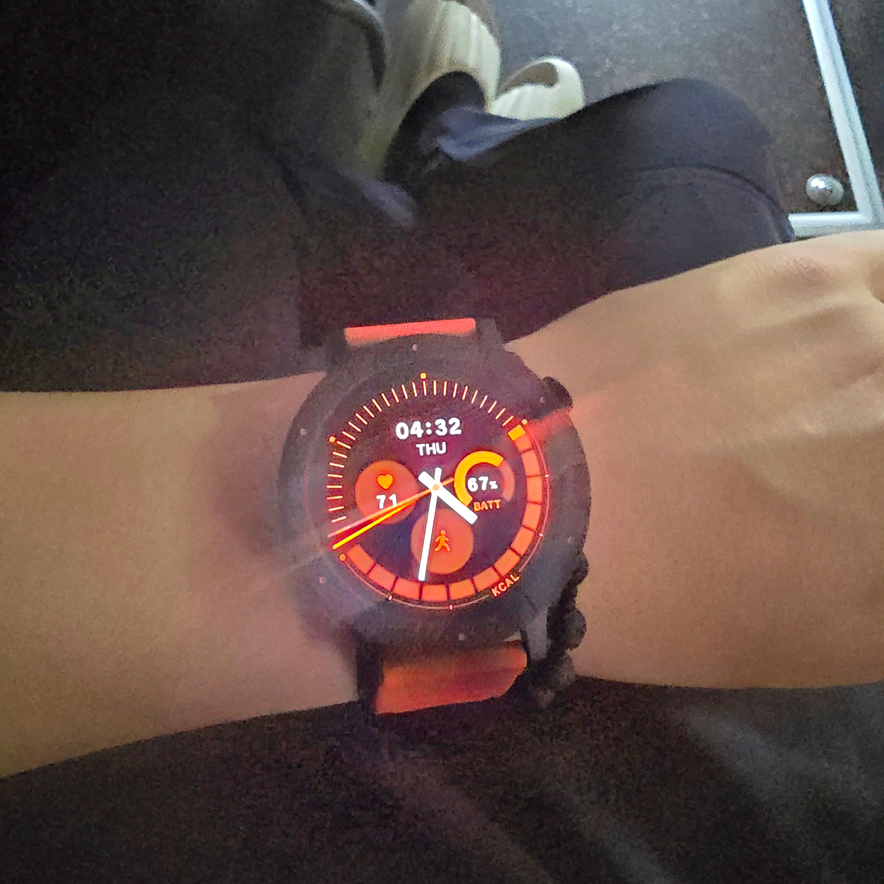 CMF BY NOTHING Watch 3 Pro Orange 착용 스타일