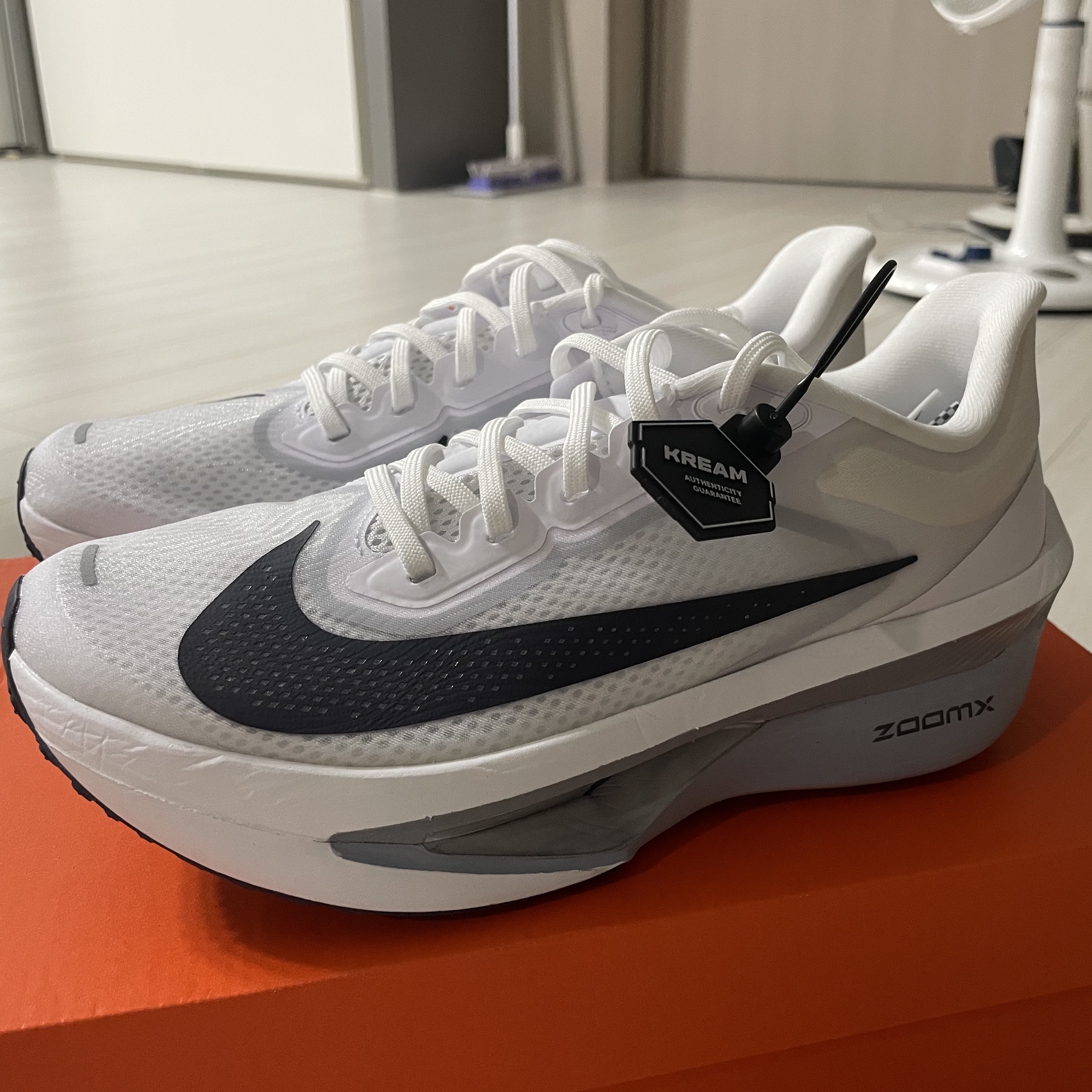 Nike Zoom Fly 6 White Pure Platinum 착용 스타일