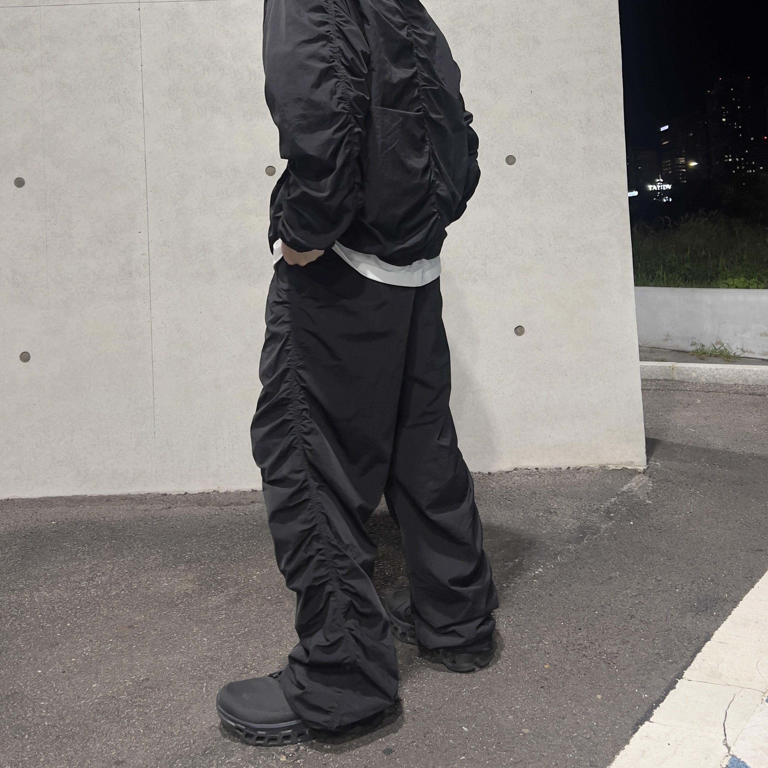 On Running x Post Archive Faction (Paf) Cloudmonster 2 Black Magnet 착용 스타일 - 1