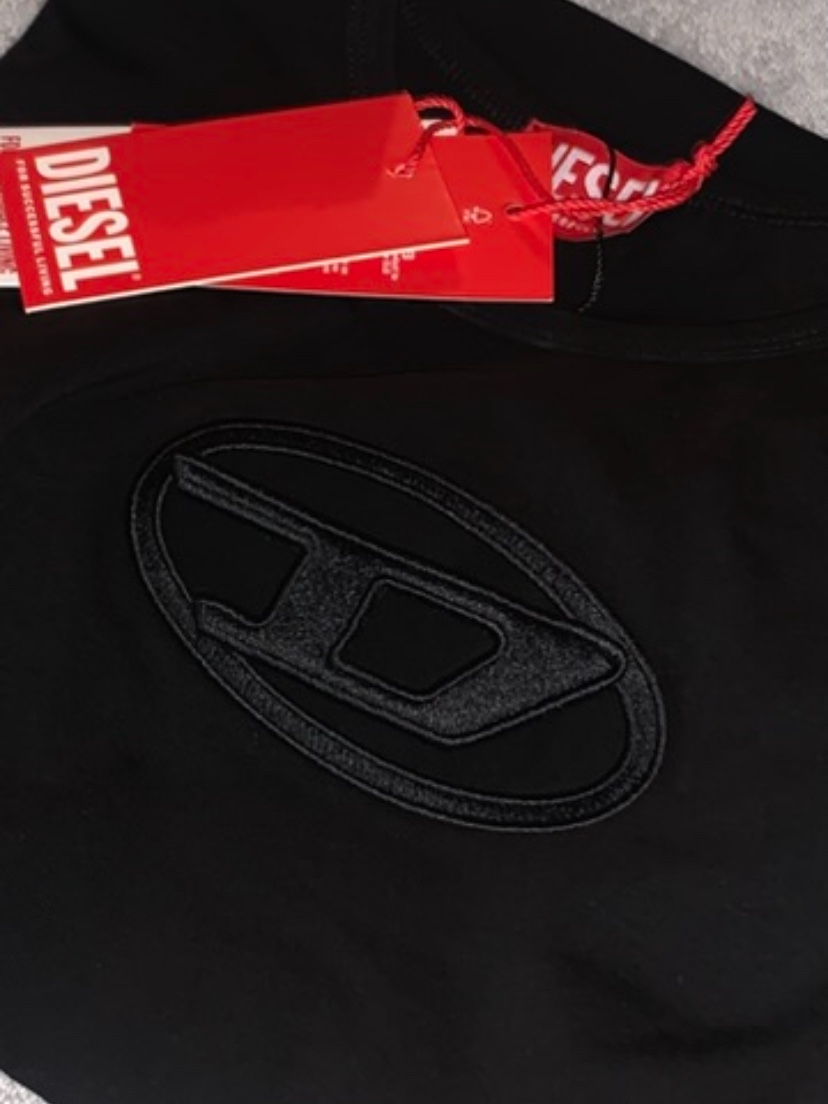 (W) Diesel T-Angie Peekaboo Logo T-Shirt Black 착용 스타일 - 2