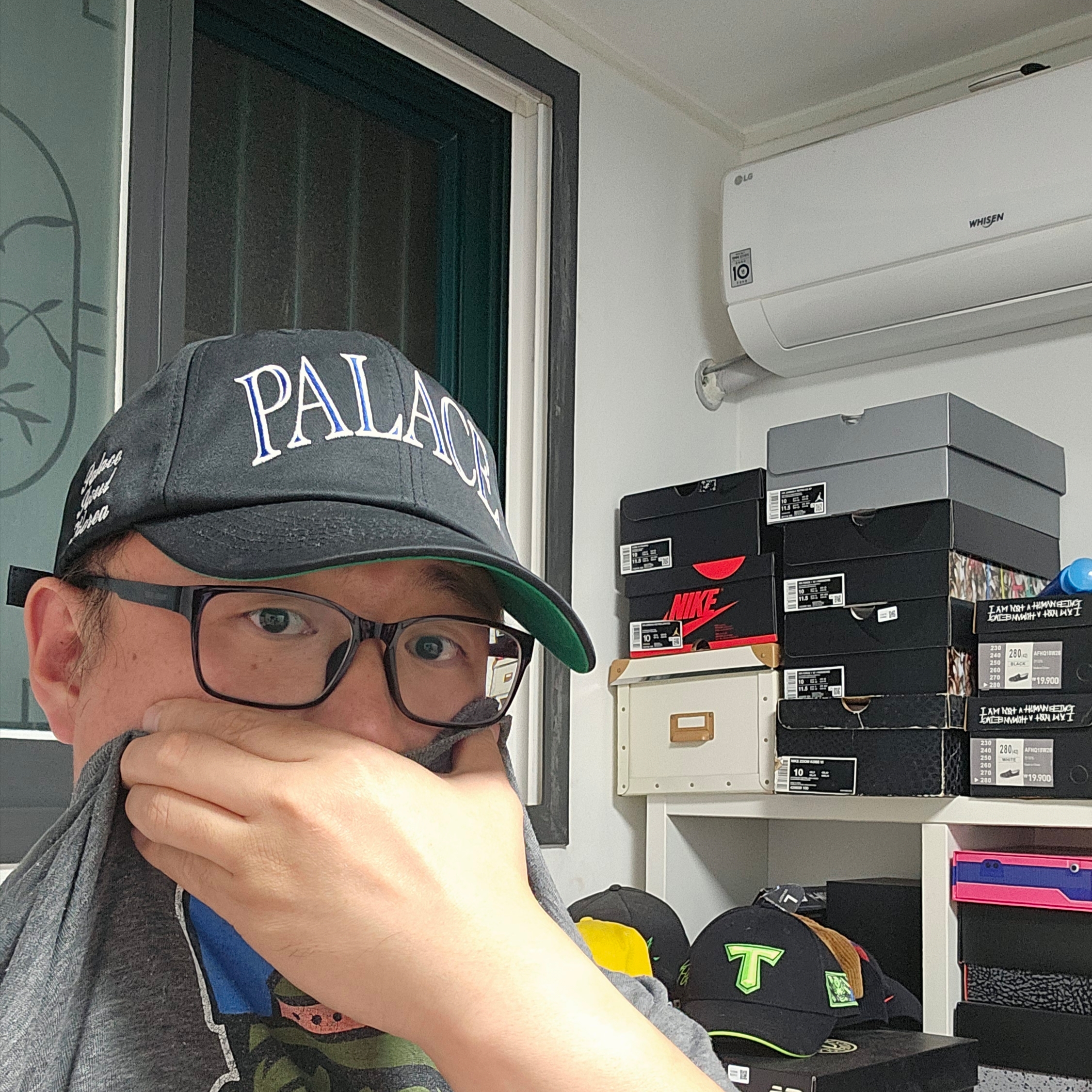 Palace Korea Cap Black - 24SS, Jordan 4 x Undefeated Retro OG SP Deep Green and Clementine 착용 스타일