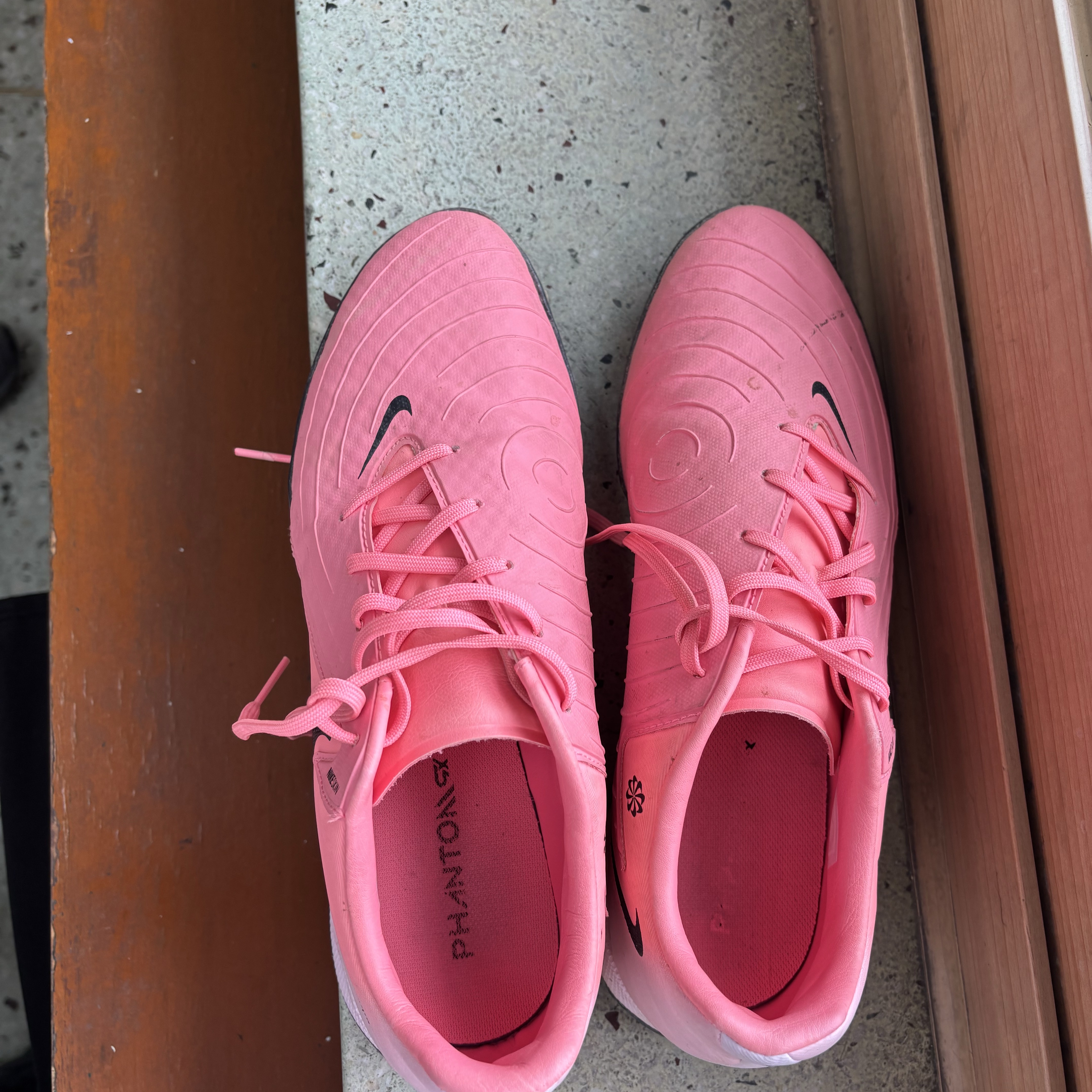 Nike Phantom GX 2 Academy TF Sunset Pulse Black 착용 스타일