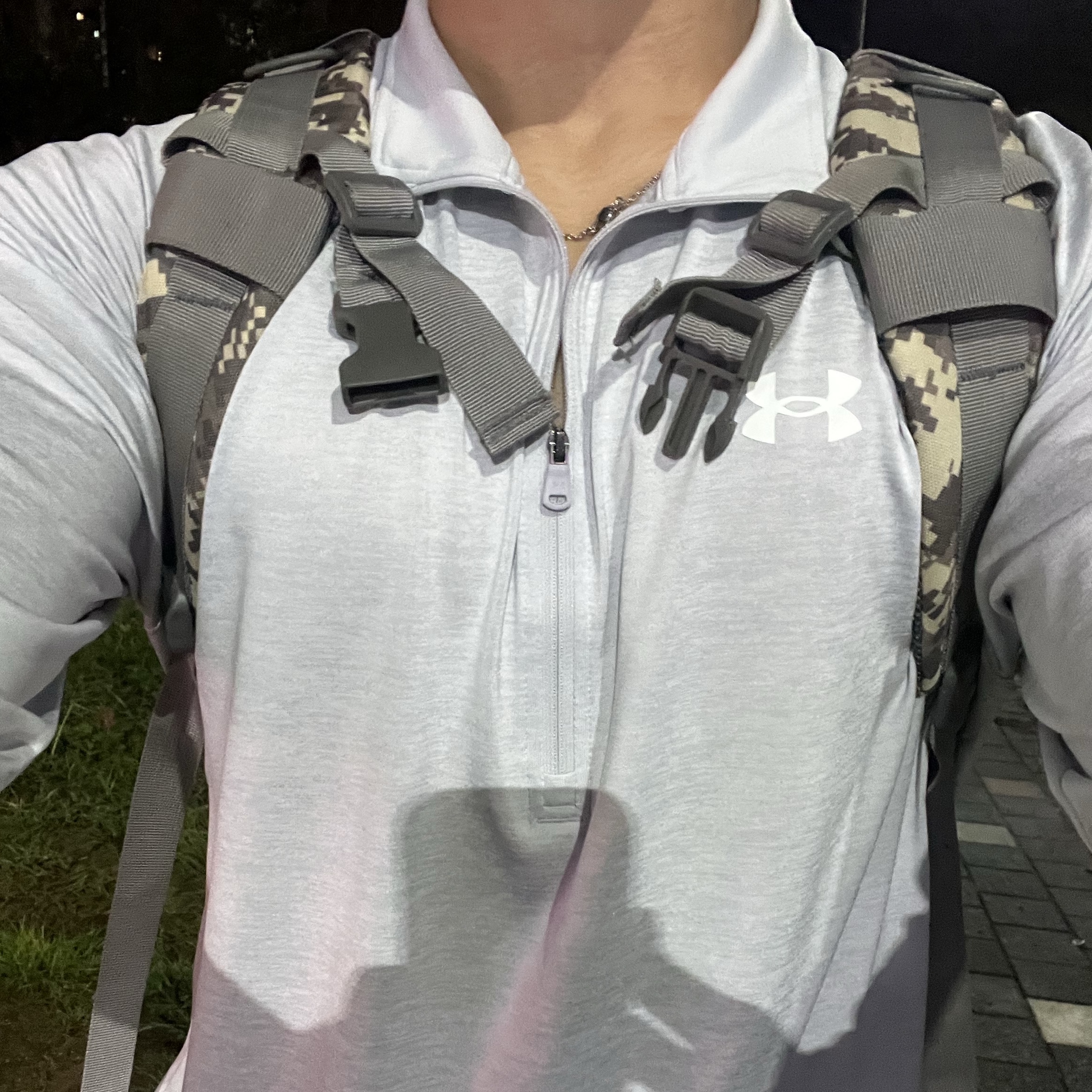 Under Armour Tech Half Zip Long Sleeve Halo Gray 착용 스타일