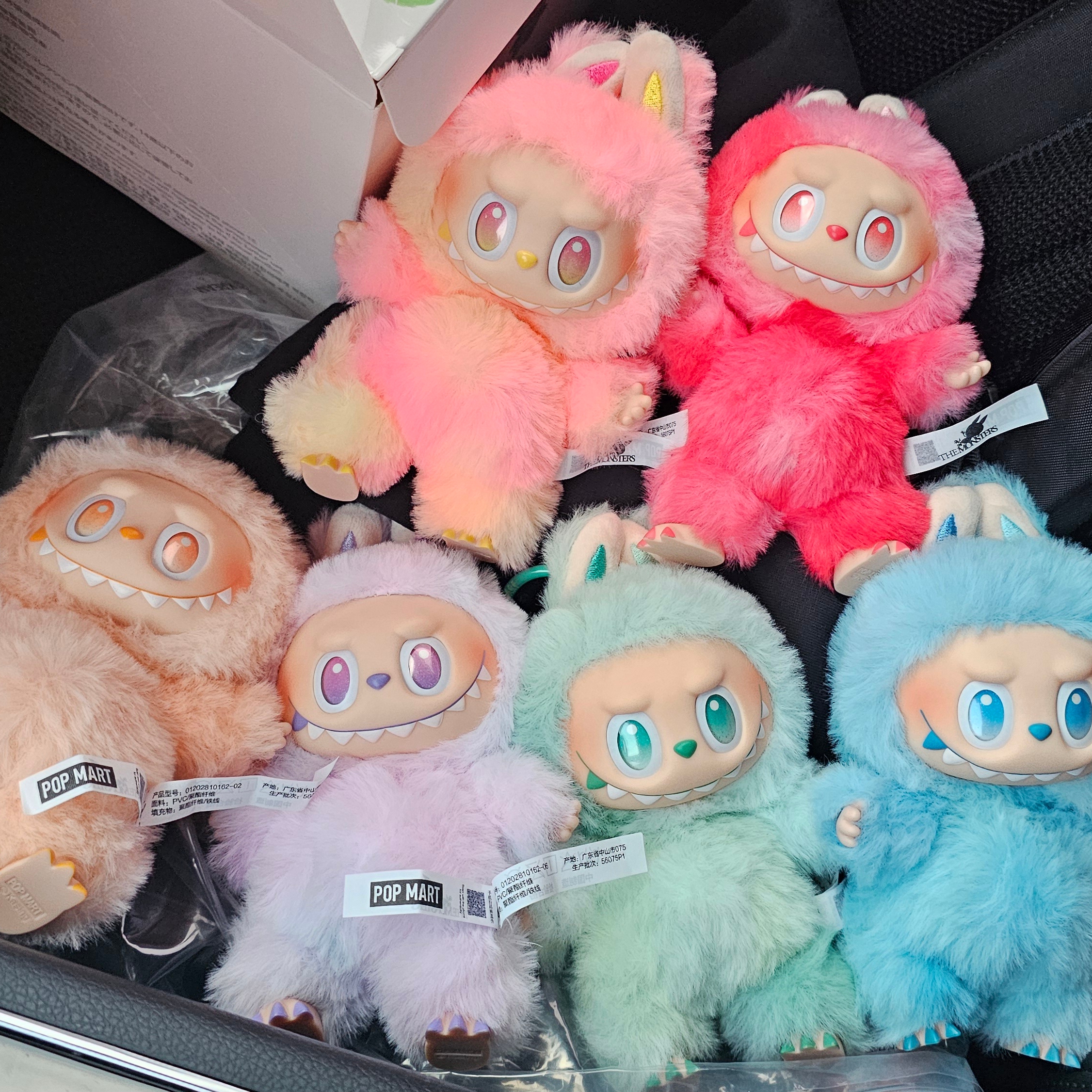 Pop Mart Labubu The Monsters Highlight Series Sealed Case (6 Blind Boxes) 착용 스타일