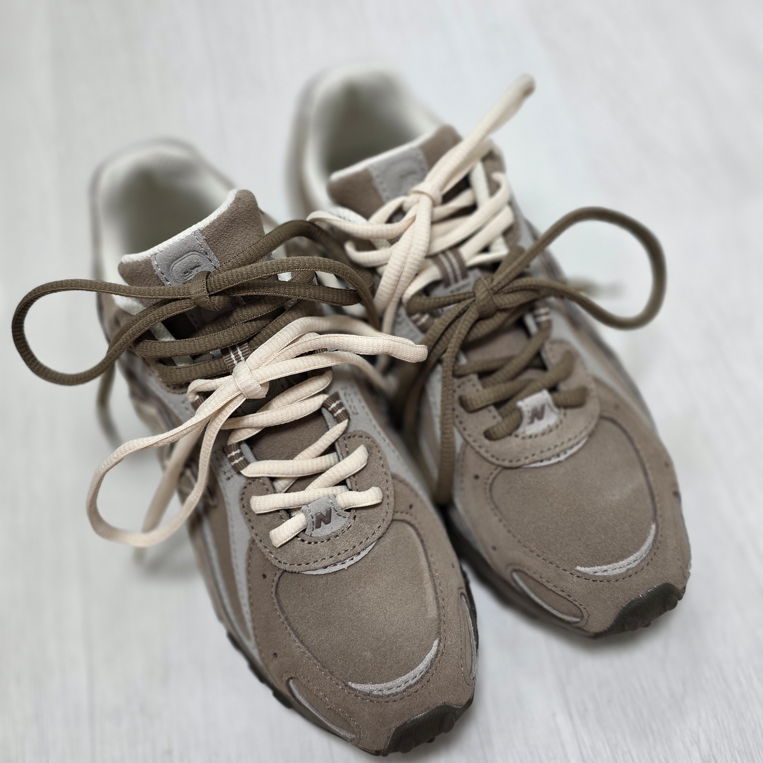 New Balance 204L Suede Mushroom Arid Stone 착용 스타일 - 1