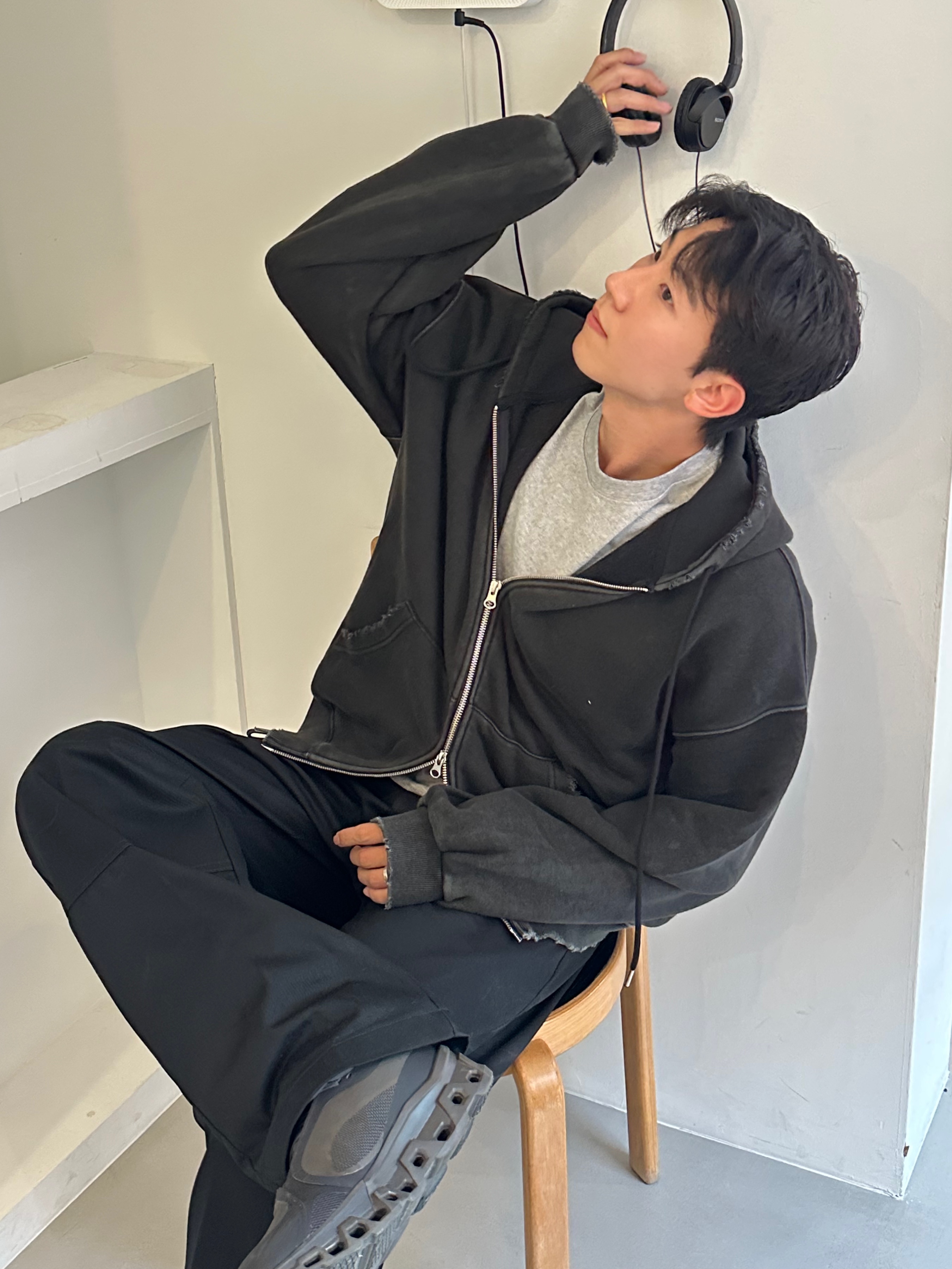 On Running x Post Archive Faction (Paf) Cloudmonster 2 Thorn Brown 착용 스타일