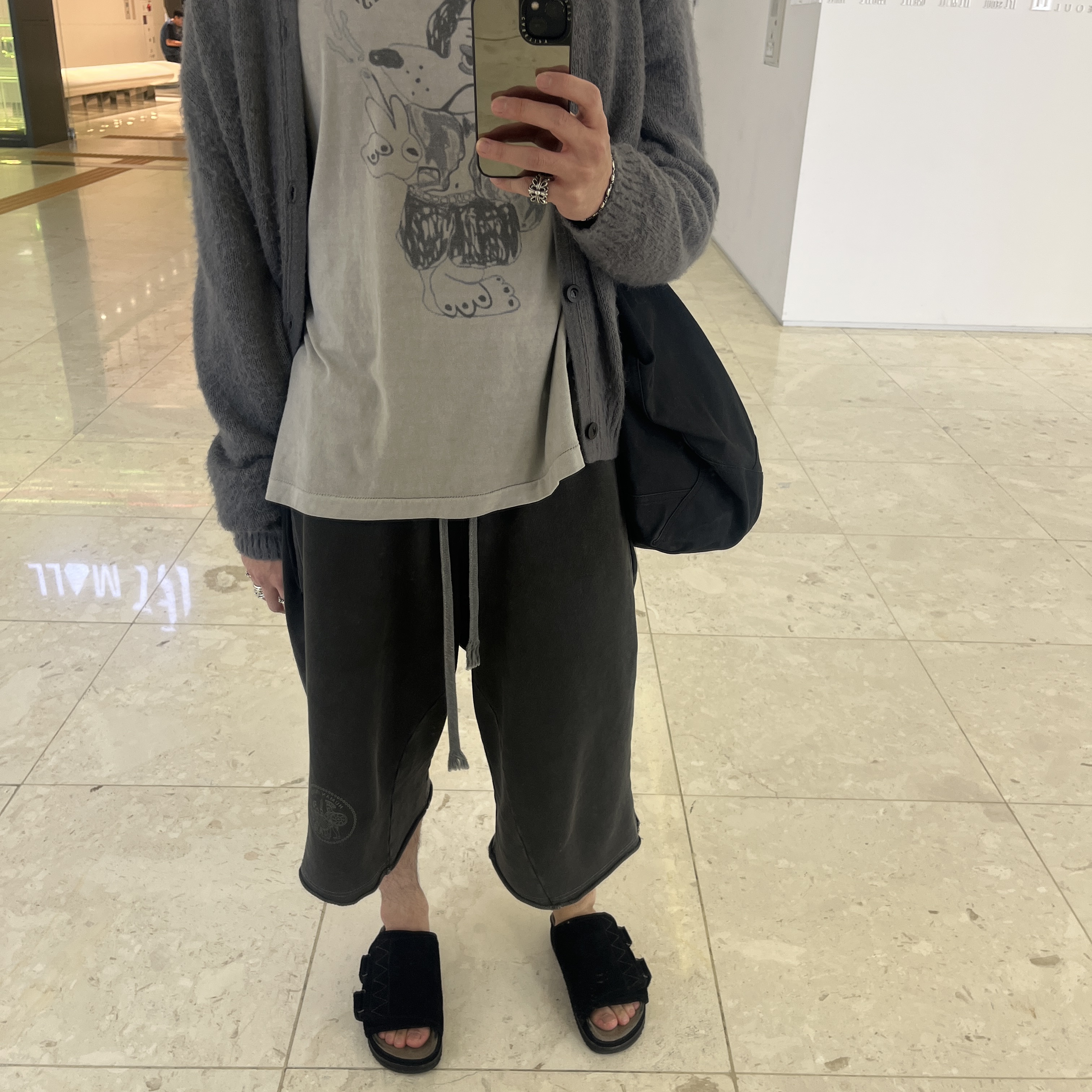 [기간한정 20%쿠폰] Polyteru Human Index Human 1/2 Sweat Pants Charcoal, [프리오더] Polyteru Jumbo Slippers Black 착용 스타일