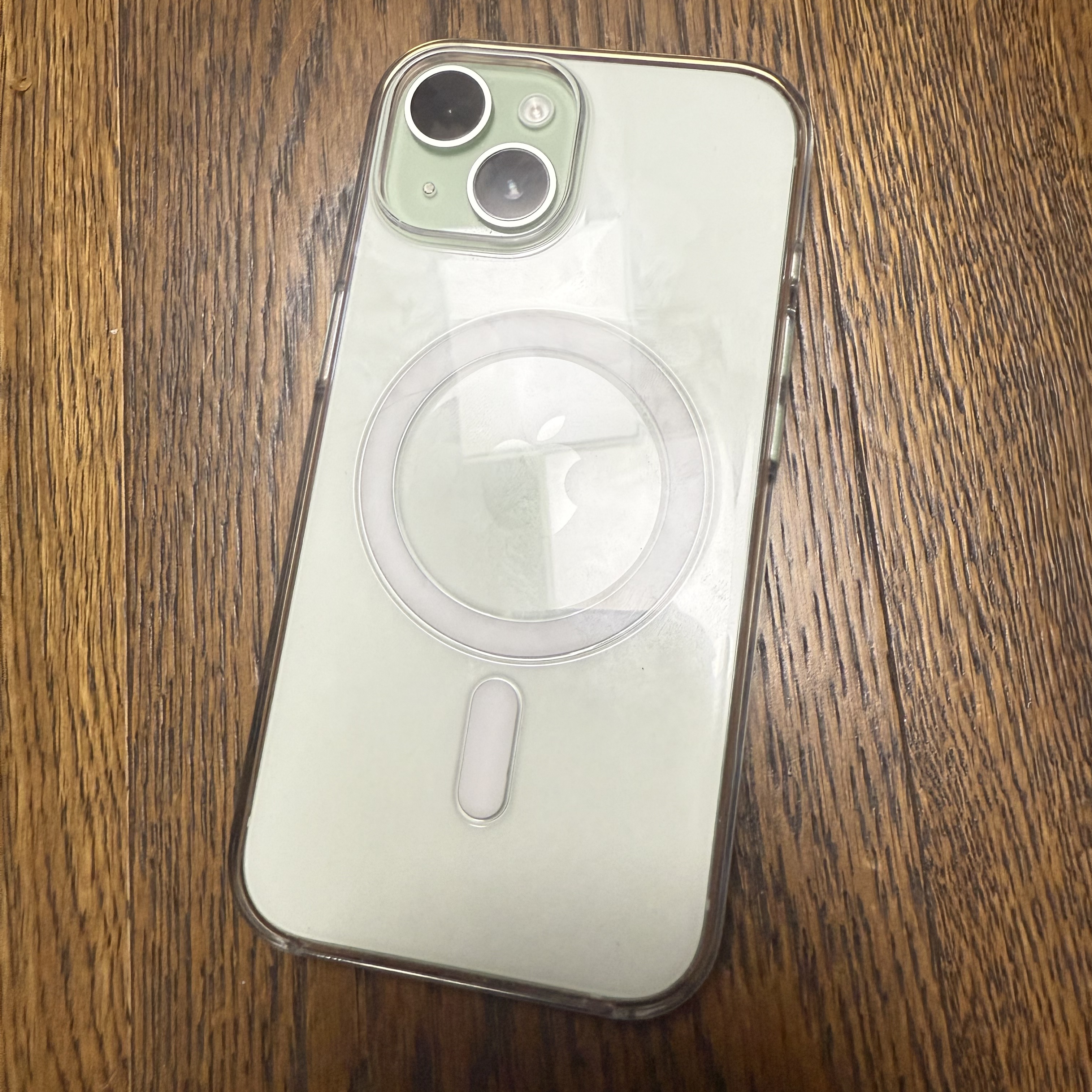 Apple iPhone 15 128GB Green (Korean Ver.) 착용 스타일