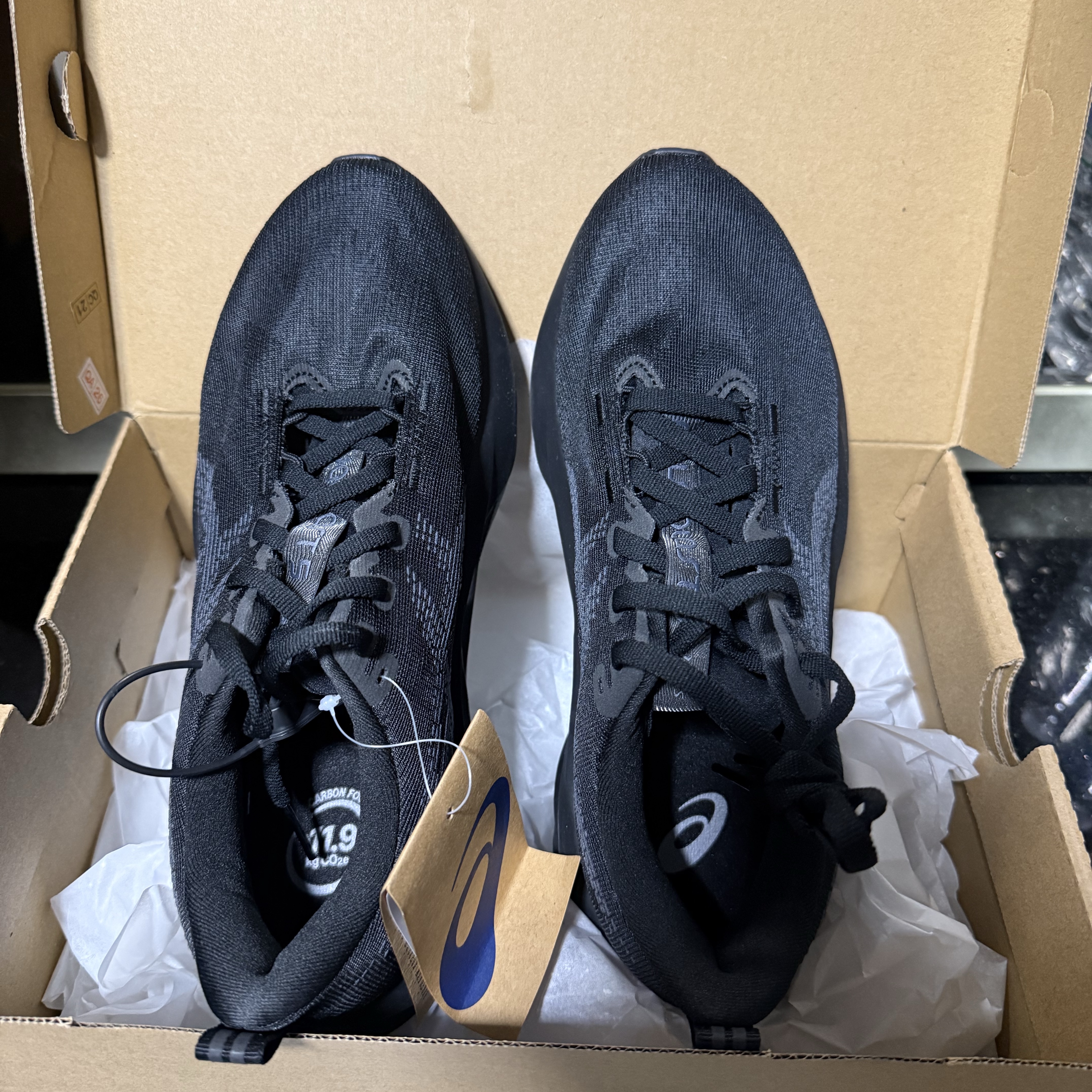 (W) Asics Novablast 5 Black Carrier Grey 착용 스타일 - 1