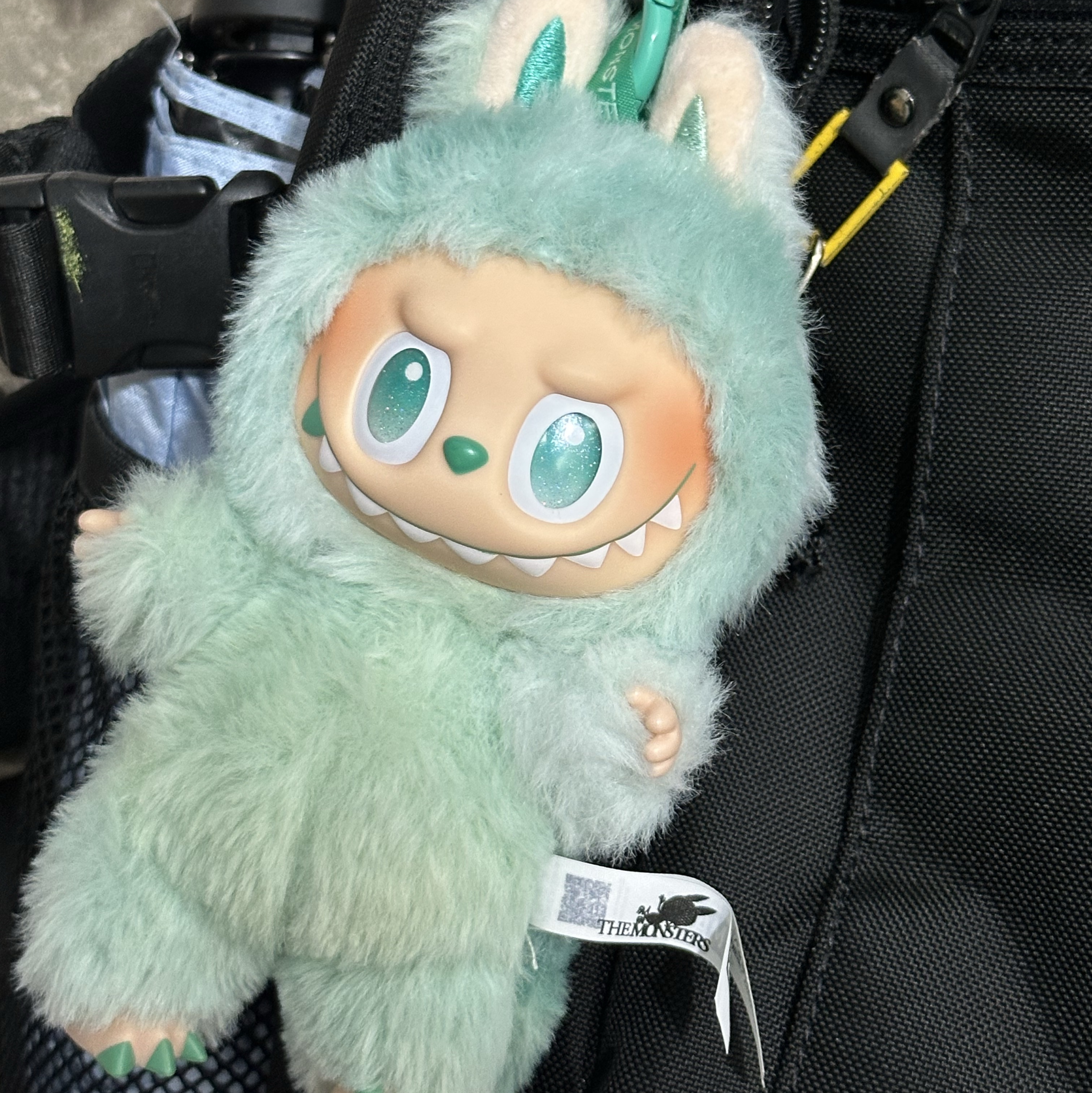 Pop Mart Labubu The Monsters Highlight Series Serenity Keyring (Opened Case) 착용 스타일