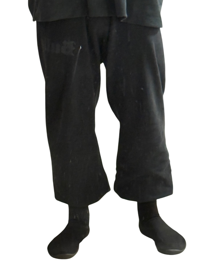 Yeezy Gap Engineered By Balenciaga Dove No Seam T-Shirt Black, Yeezy Bully SP-06 Sweatpants Black 착용 스타일