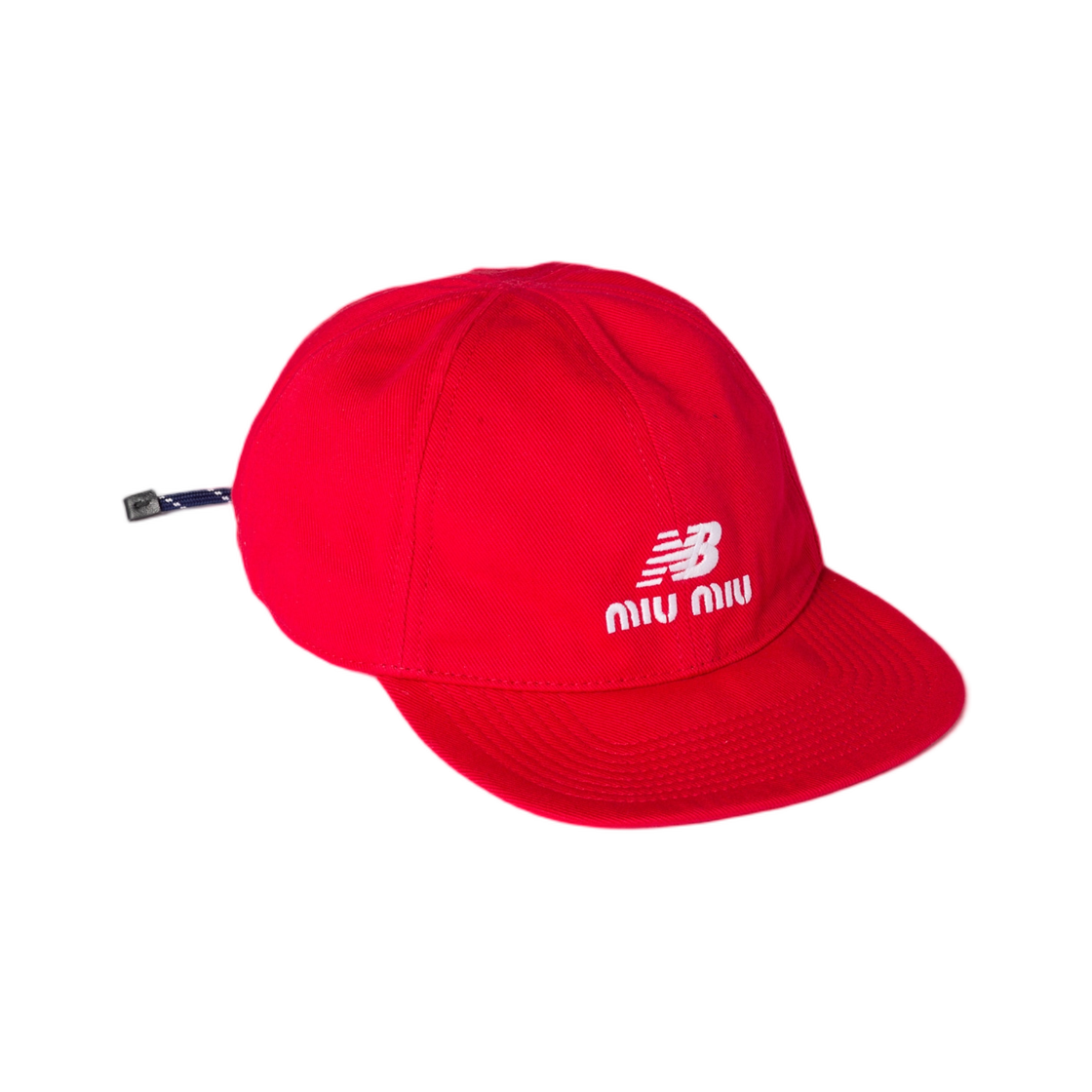 (W) 미우 미우 x 뉴발란스 데님 베이스볼 캡 레드 발틱 블루((W) Miu Miu x New Balance Denim Baseball Cap Red Baltic Blue)