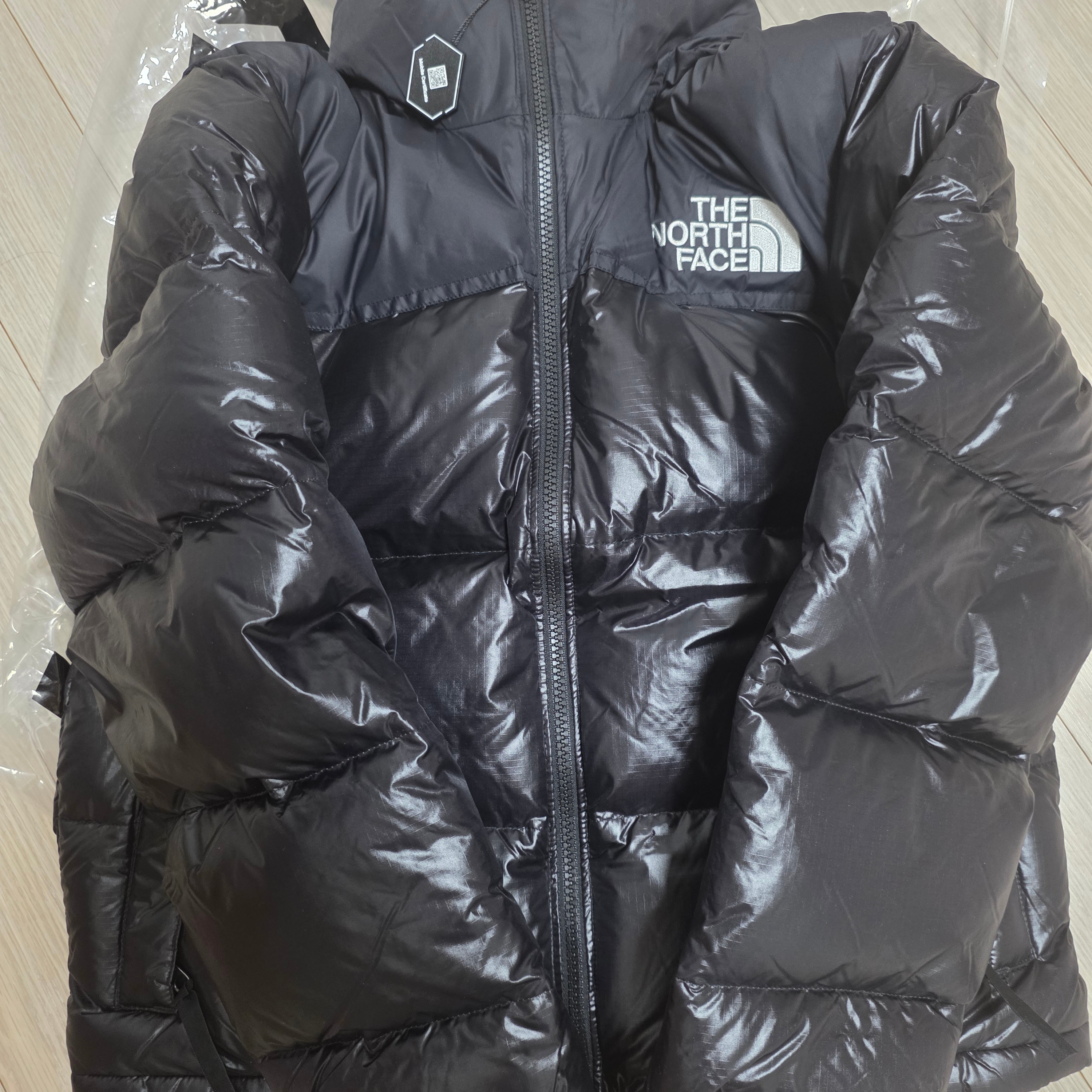 (W) The North Face 1996 Eco Nuptse Jacket Real Black - 24FW 착용 스타일