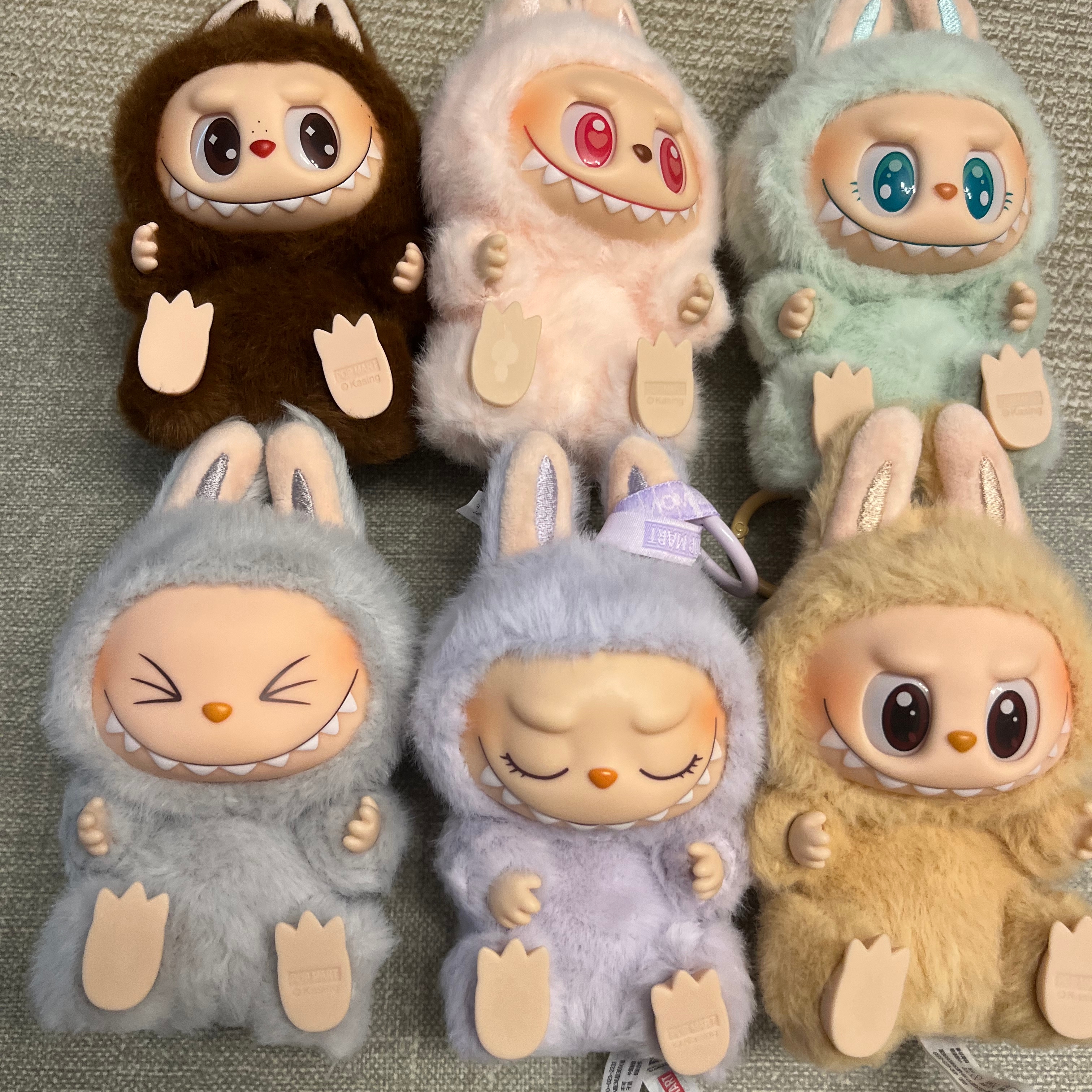 Pop Mart Labubu Let's Play Together Doll Series Sealed Case (6 Blind Boxes) 착용 스타일