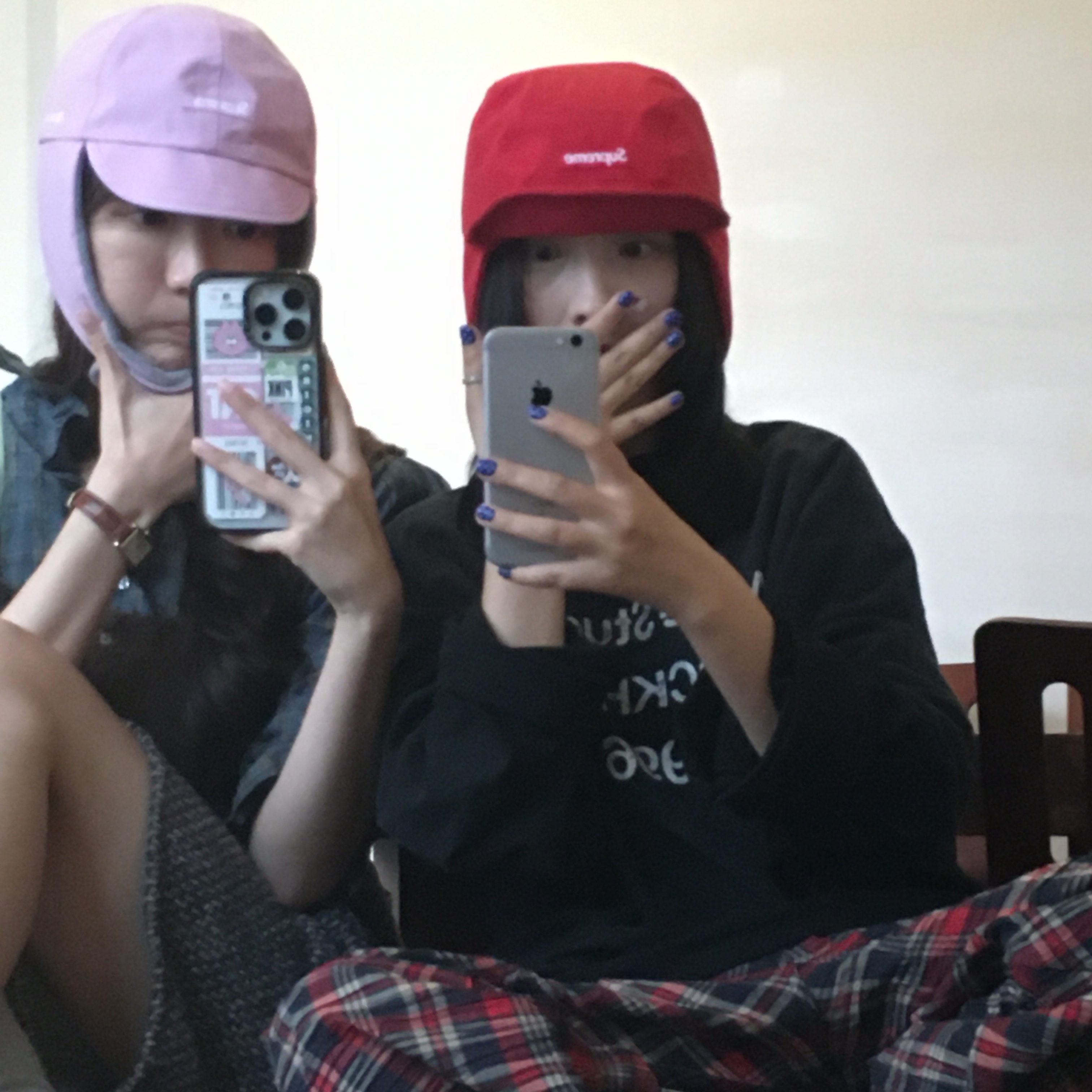 Supreme Gore-Tex Earflap Cap Mauve - 23FW, Supreme Gore-Tex Earflap Cap Red - 24FW 착용 스타일 - 3