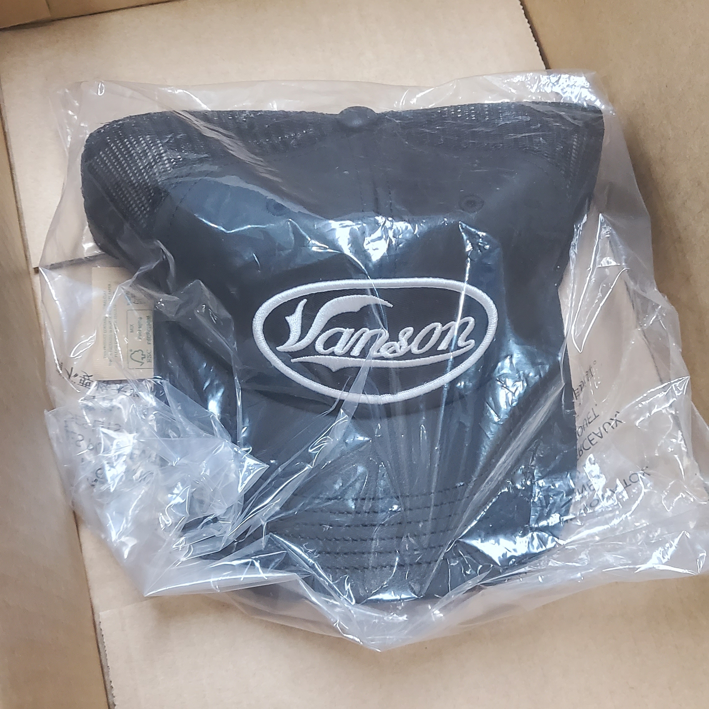 Supreme x Vanson Leathers Mesh Back 6-Panel Black - 25FW 착용 스타일