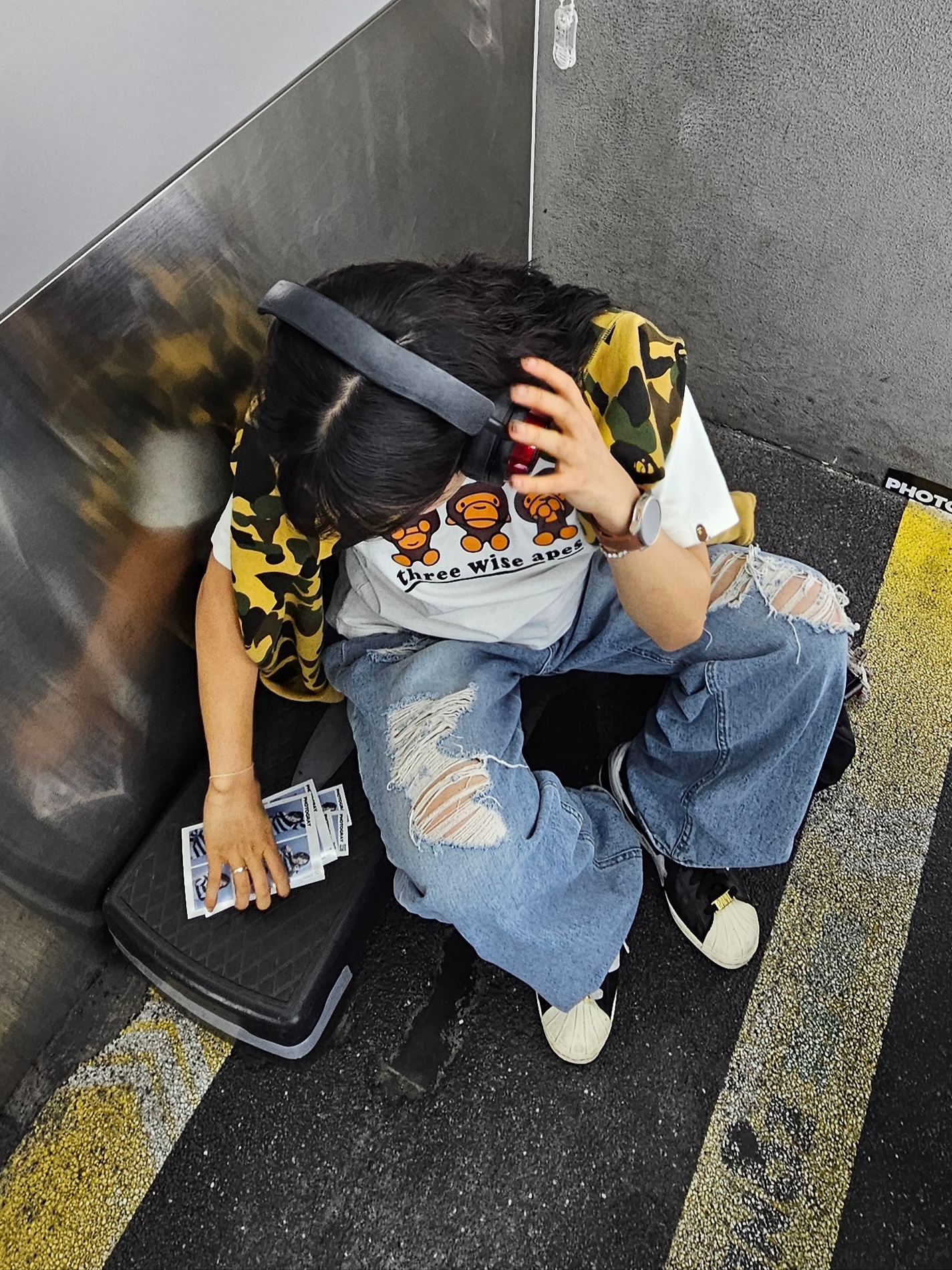 Adidas x BAPE Superstar 80s Core Black Off White, Open Yy Faux Fur Corduroy Earflap Cap Khaki 착용 스타일 - 2