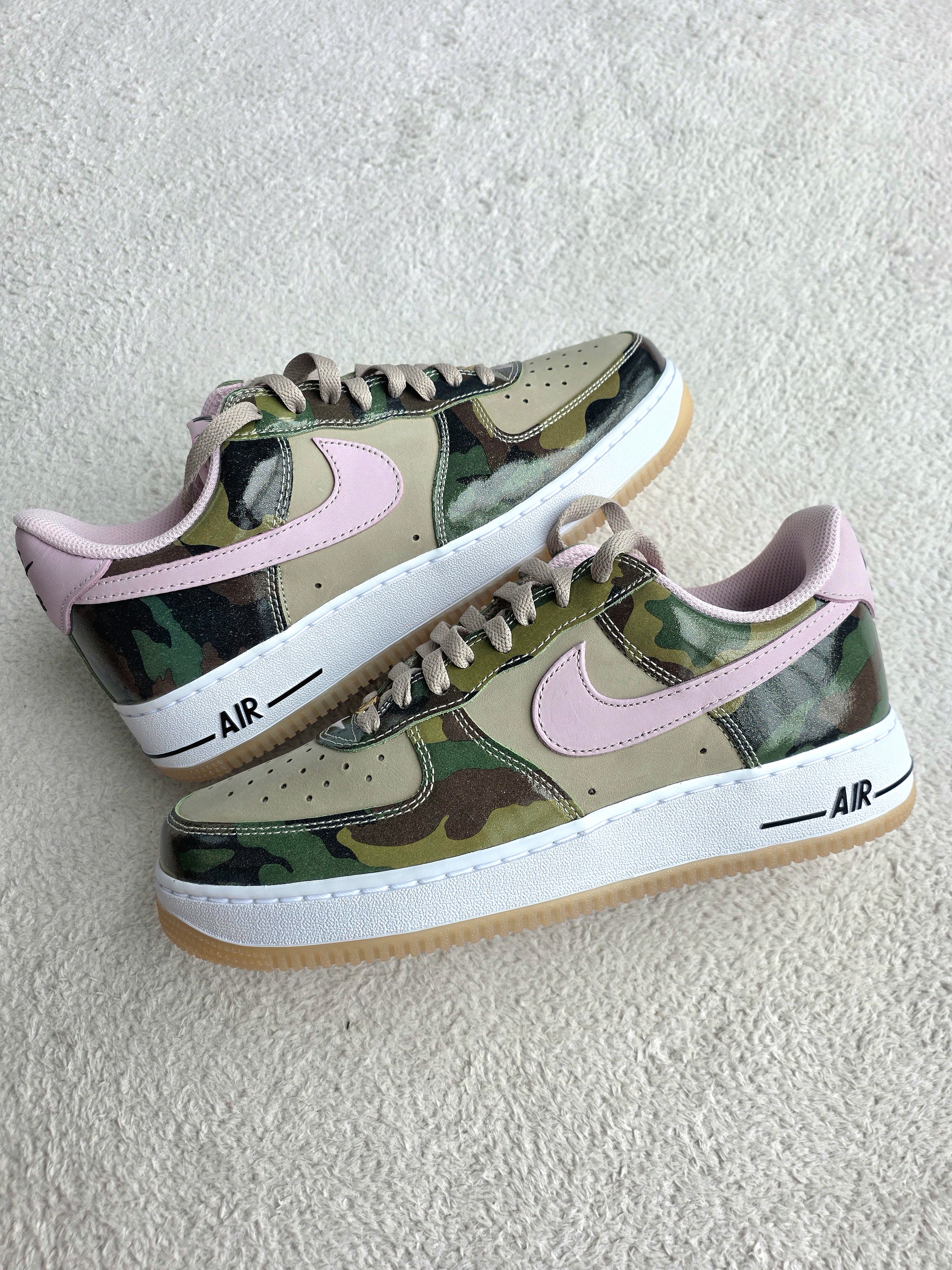 Nike Air Force 1 Low '07 LV8 Patent Camo Pink 착용 스타일