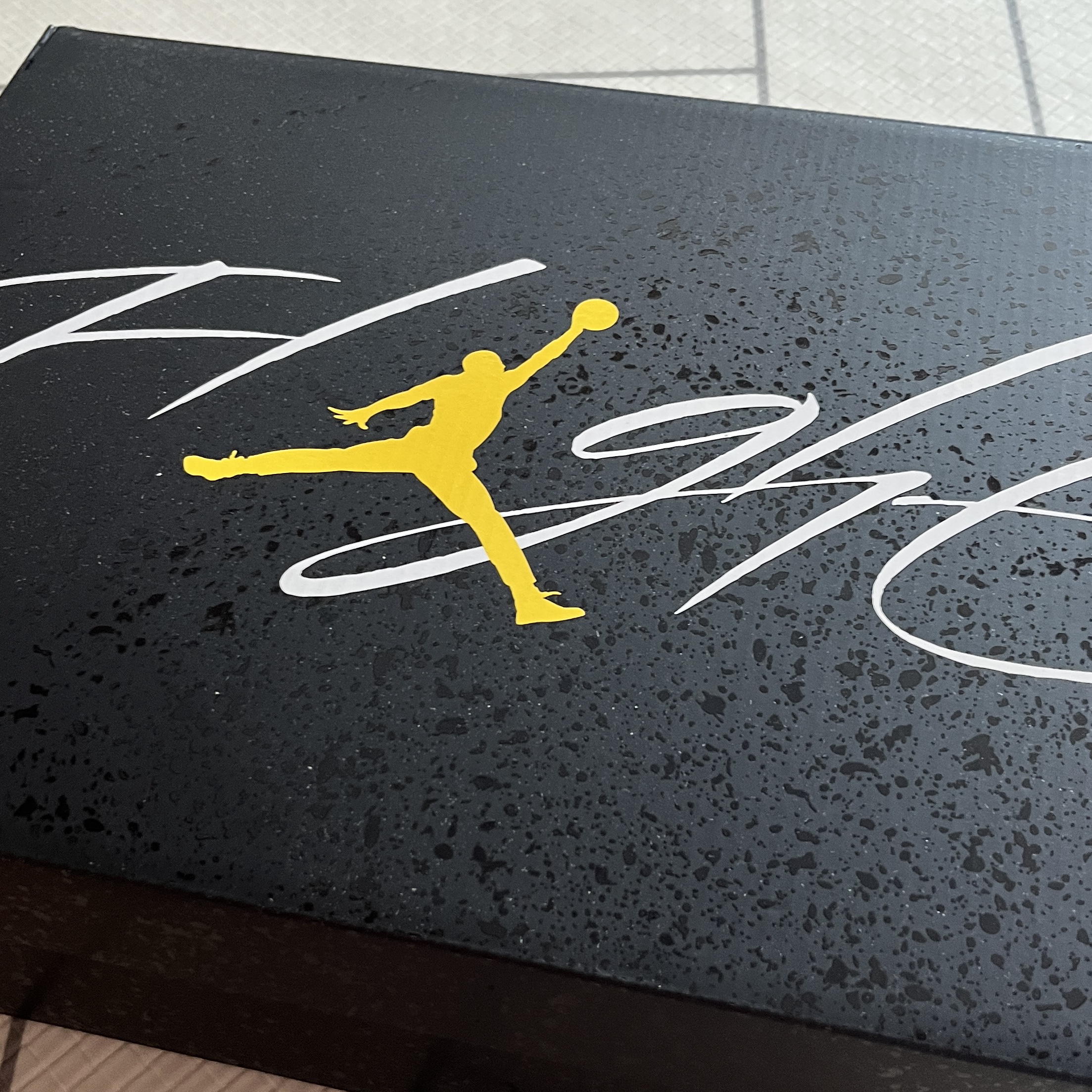 Jordan 4 Retro Thunder 2023 착용 스타일 - 1