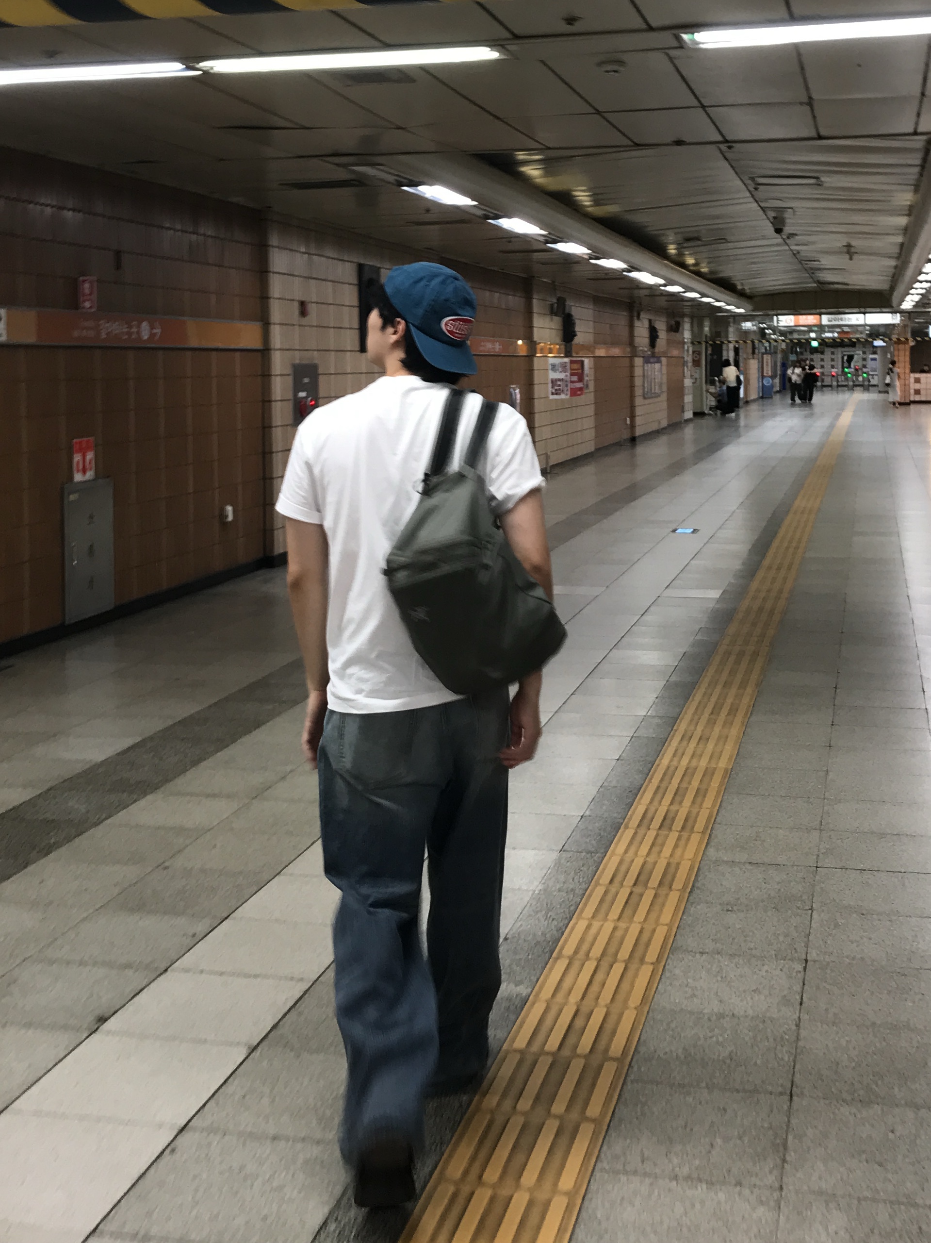 Arc'teryx Heliad 15 Backpack Forage, Stussy x Our Legacy Work Shop Mid-depth Cap Navy 착용 스타일