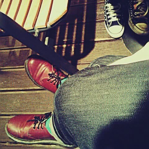 Dr. Martens 1461 Smooth Leather Oxford Shoes Cherry Red 착용 스타일 - 2