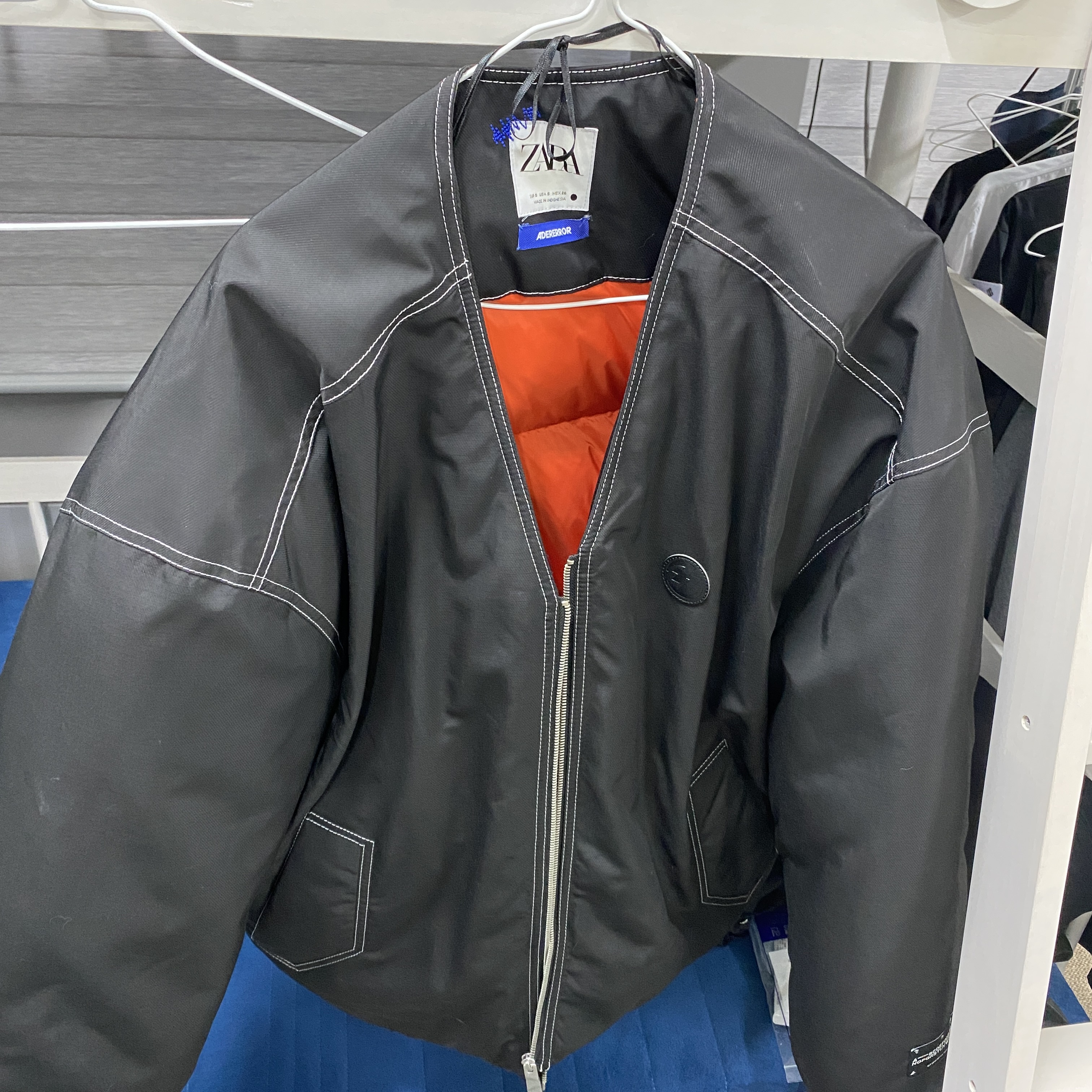 Zara x Ader Error Oversize Bomber Jacket Black 착용 스타일