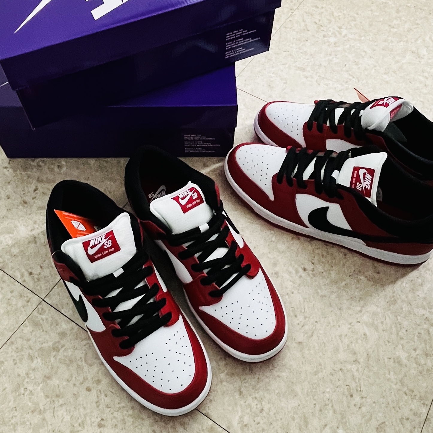 Nike SB Dunk Low Pro Chicago 착용 스타일 - 2
