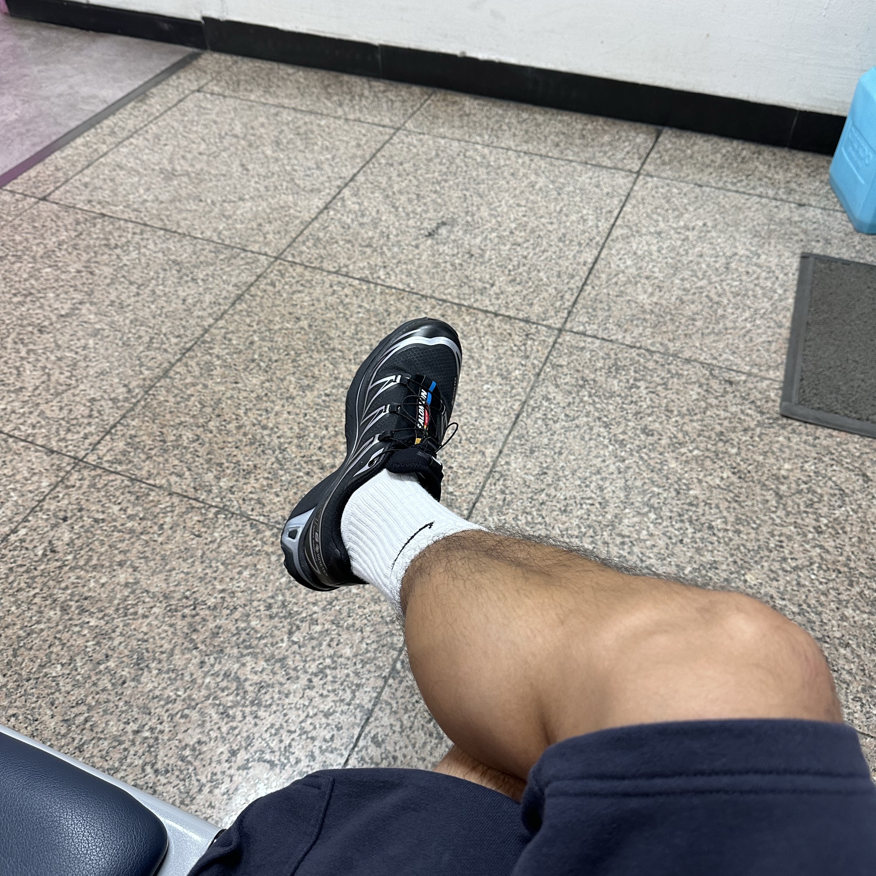 Salomon XT-6 GTX Black Silver 착용 스타일