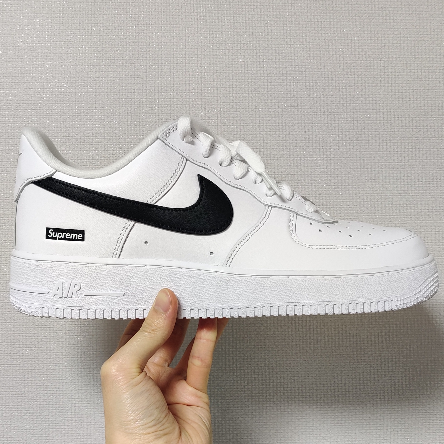 Nike x Supreme Air Force 1 Low White 착용 스타일 - 1