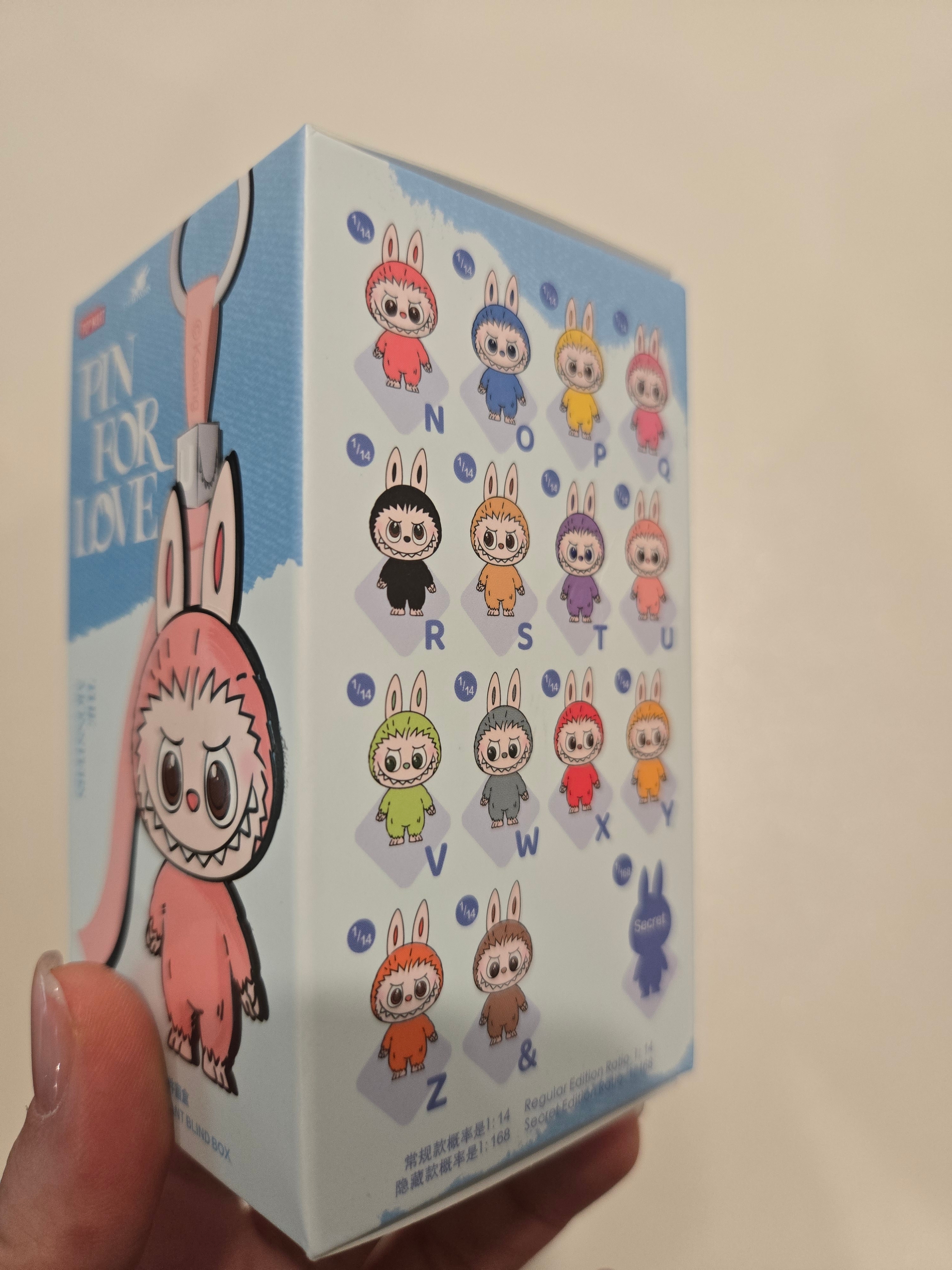 Pop Mart Labubu The Monsters Pin For Love Series Vinyl Plush Pendant Sealed Case (N-Z) (1 Blind Box) 착용 스타일 - 1