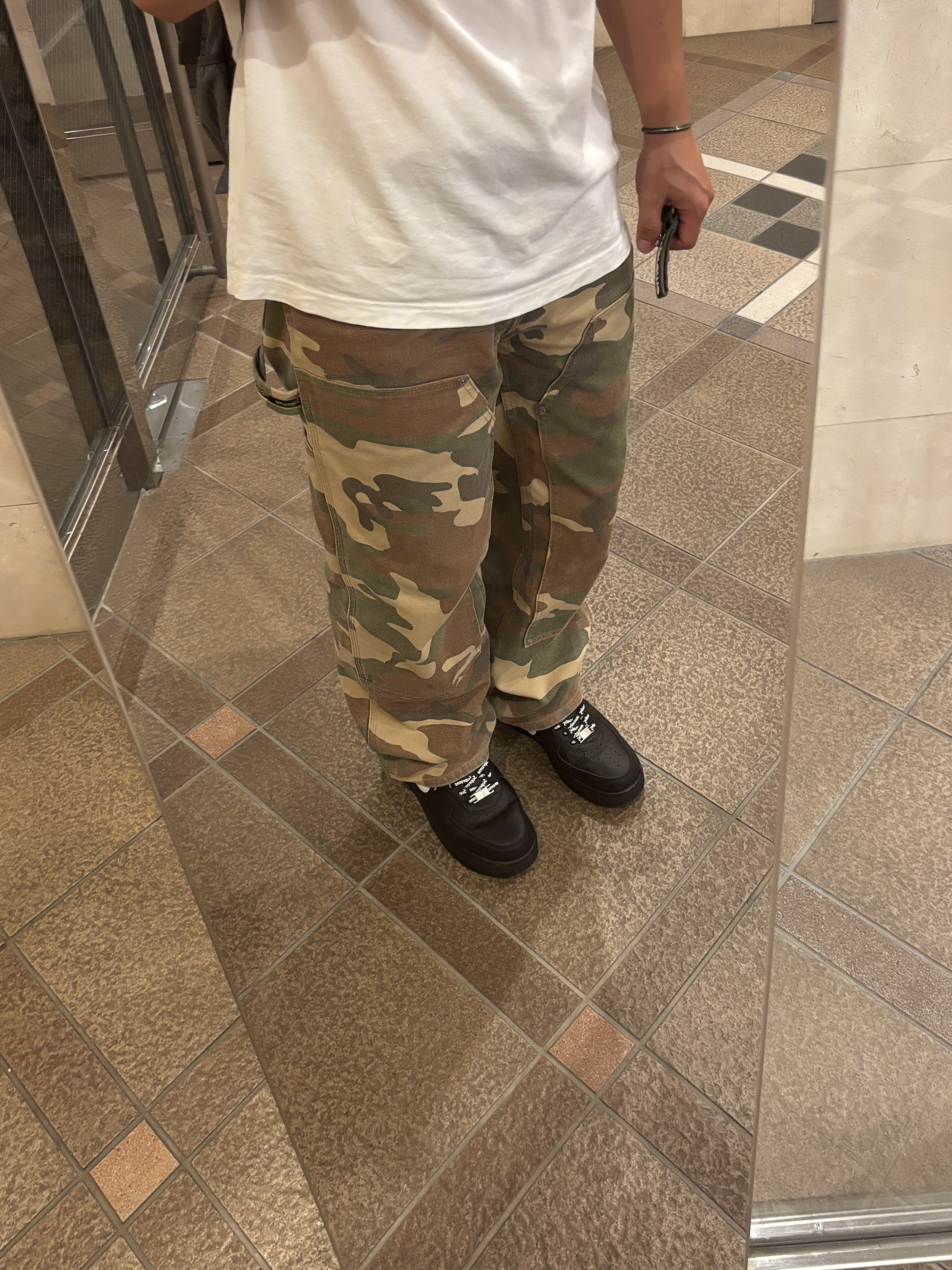Supreme Double Knee Painter Pant Woodland Camo - 23SS, Nike x Supreme Air Force 1 Low Black 착용 스타일 - 2