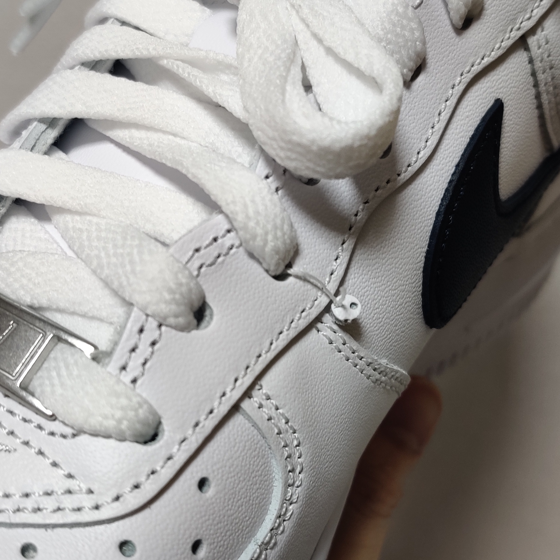 Nike x Supreme Air Force 1 Low White 착용 스타일 - 8
