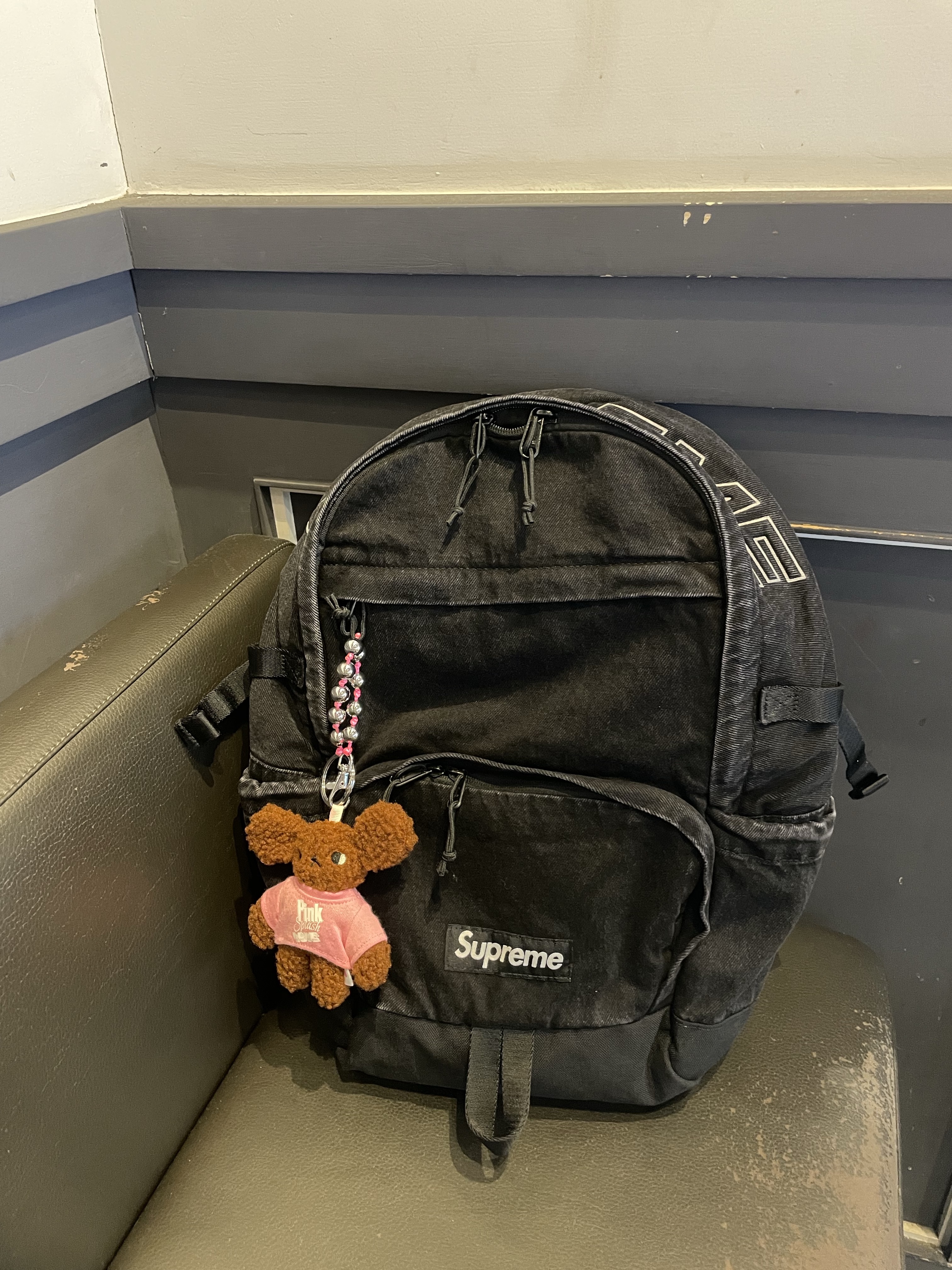 Supreme Denim Backpack Black - 25FW 착용 스타일 - 1