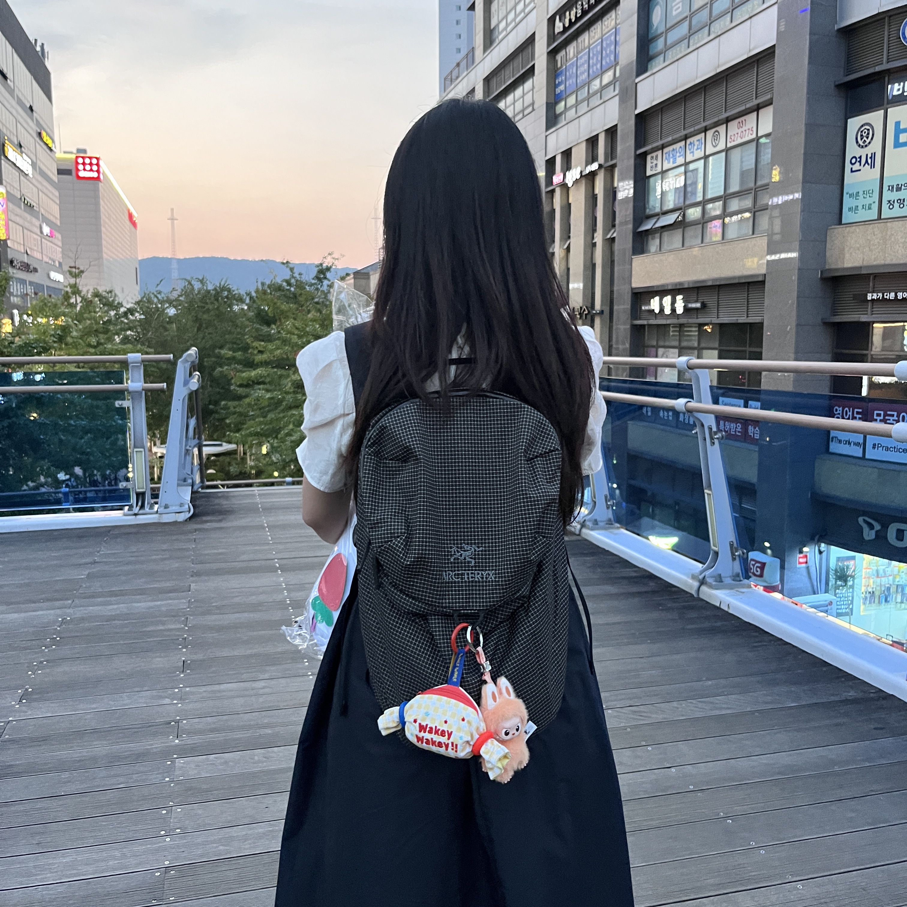 Arc'teryx Konseal 15 Backpack Black 착용 스타일